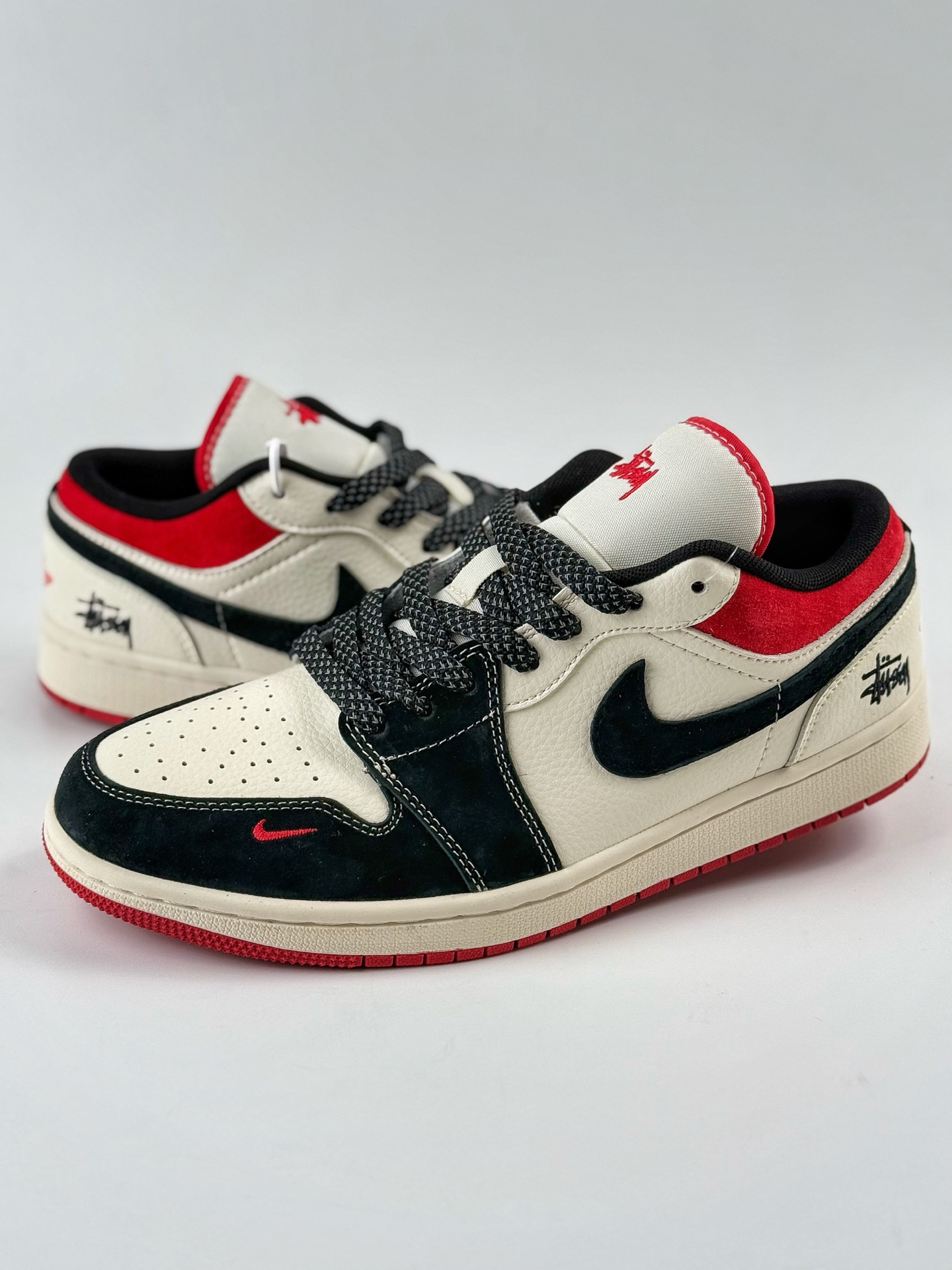 240 Air Jordan 1 Retro Low x Stussy 黑白红小钩满天星  XS6086-006