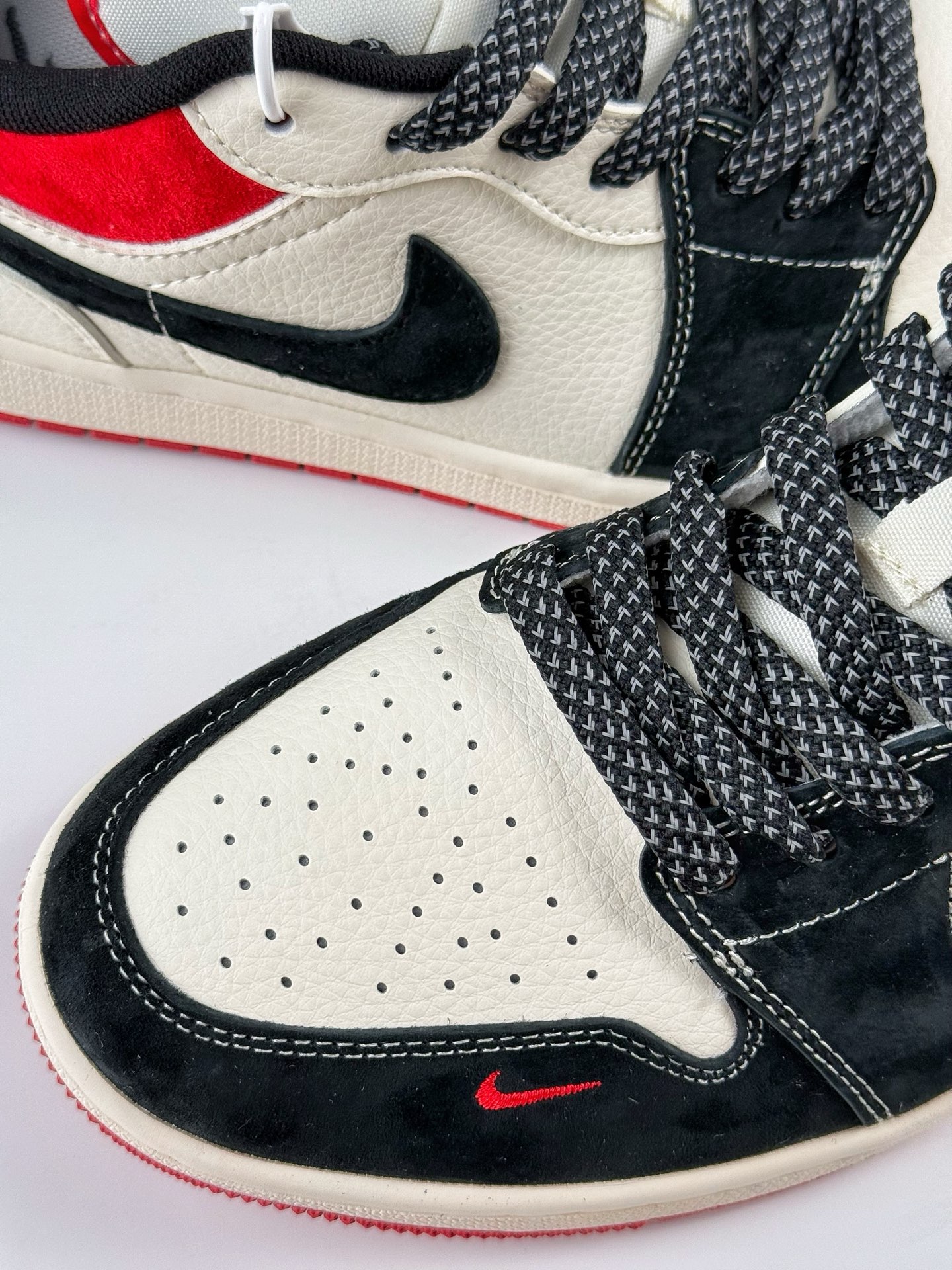 240 Air Jordan 1 Retro Low x Stussy 黑白红小钩满天星  XS6086-006