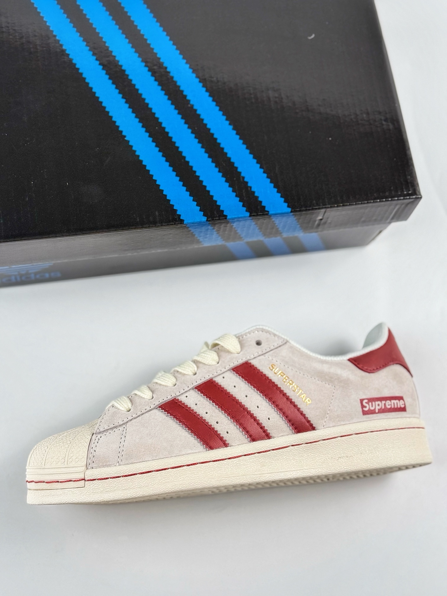 220 AD Originals Superstar x Supreme 灰红  BZ2526