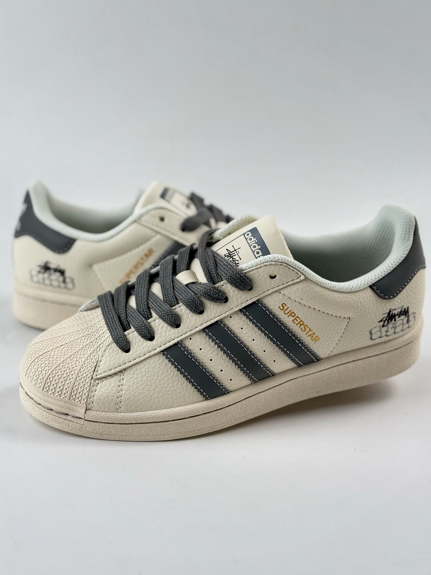 220 AD Originals Superstar x Stussy 白深灰  HD2209