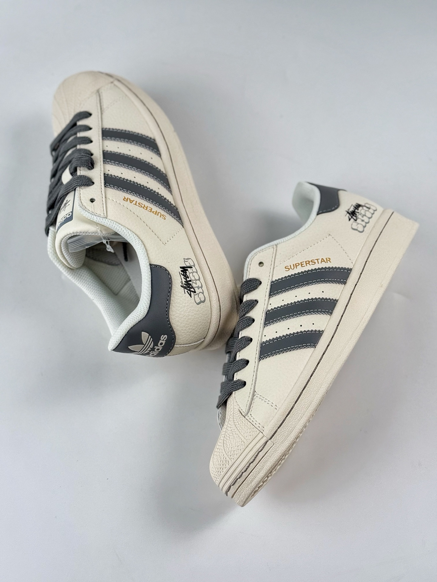 220 AD Originals Superstar x Stussy 白深灰  HD2209