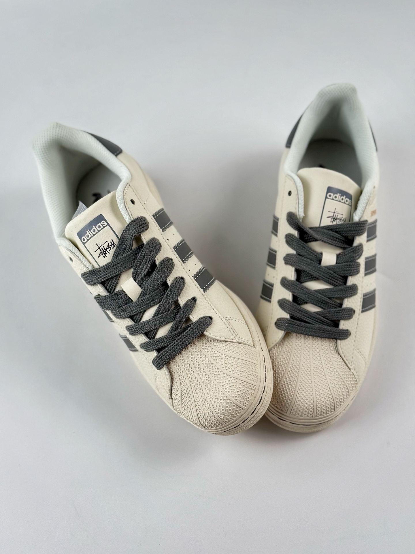 220 AD Originals Superstar x Stussy 白深灰  HD2209