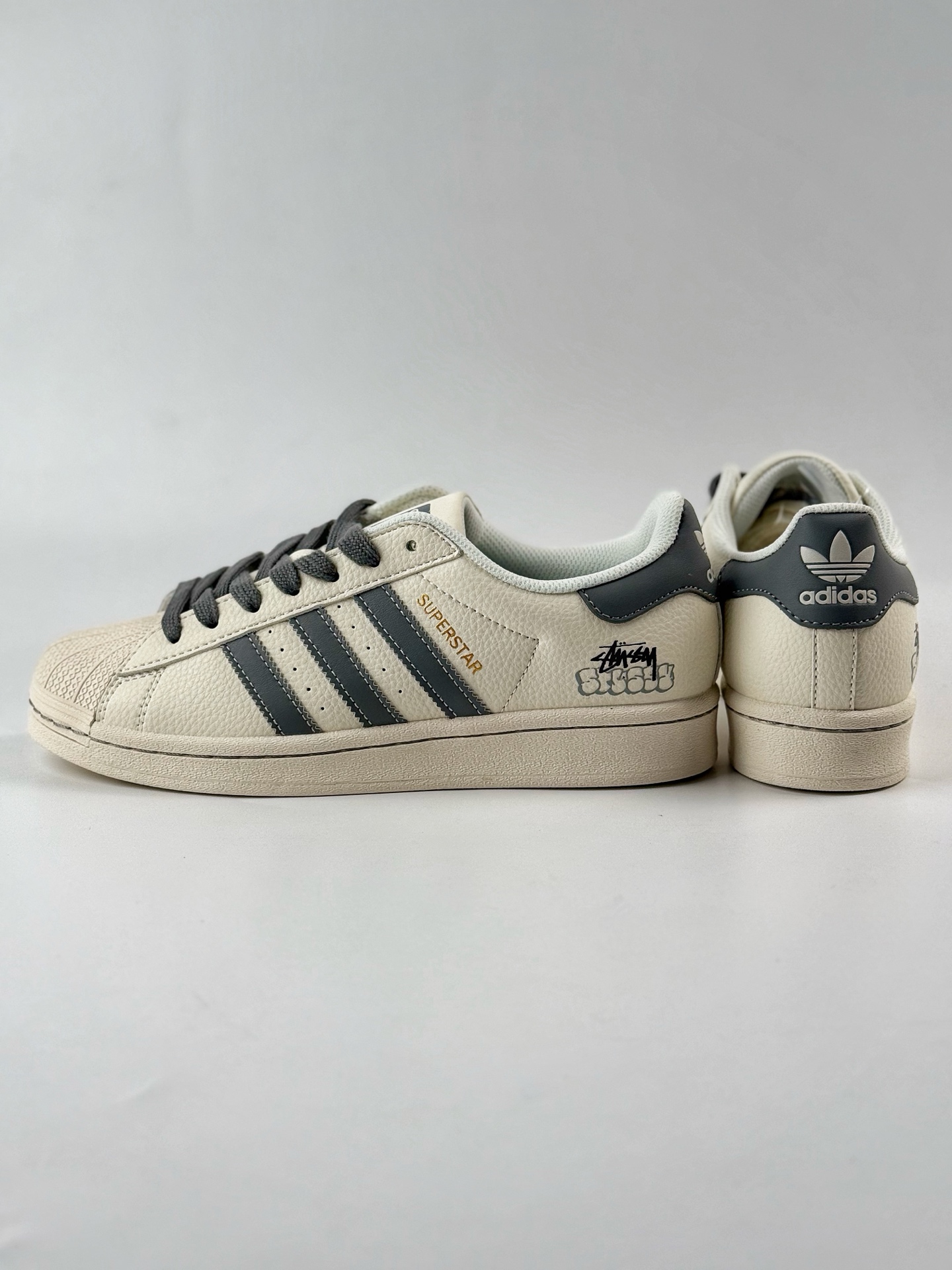 220 AD Originals Superstar x Stussy 白深灰  HD2209