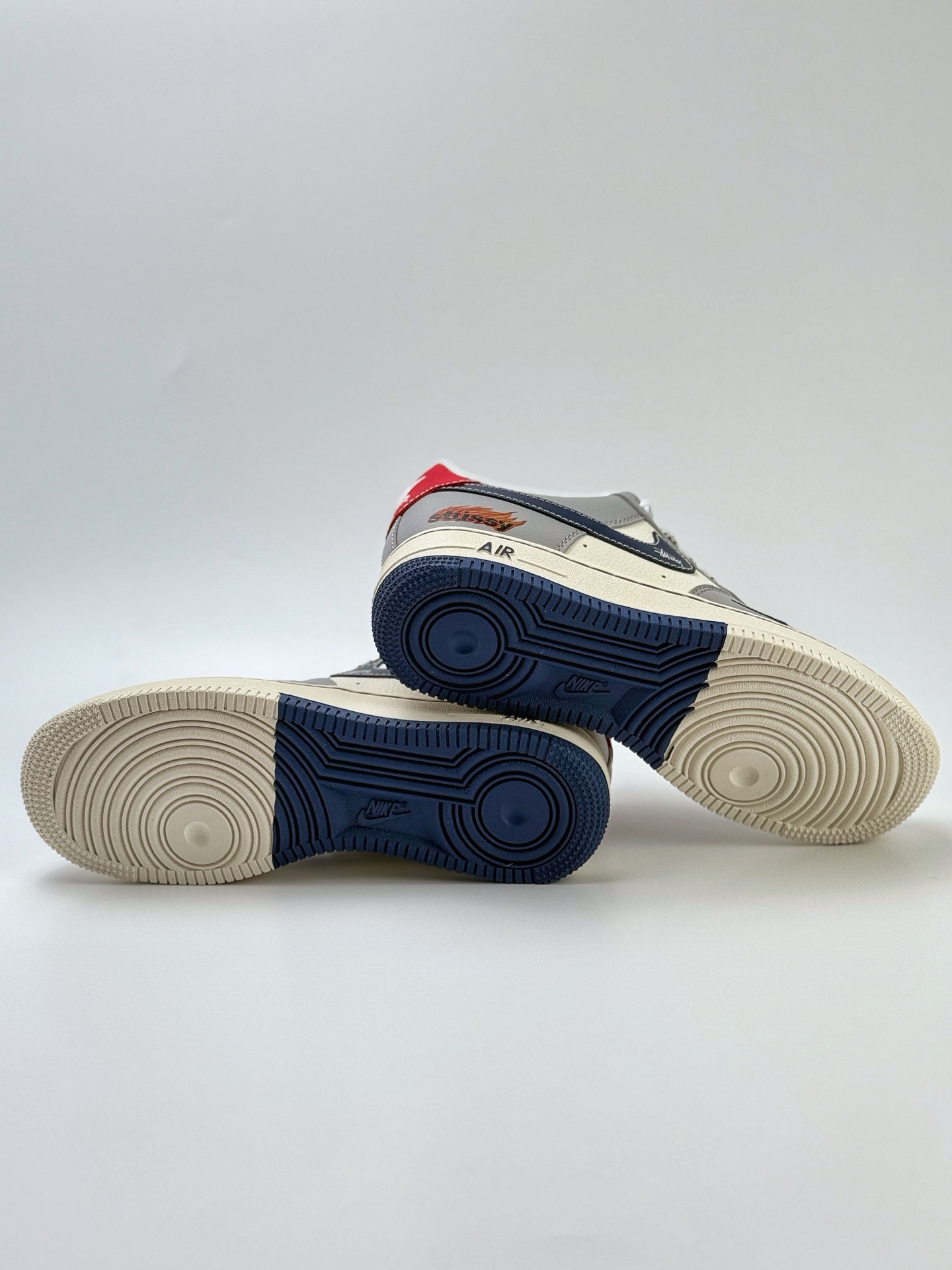 260 Nike Air Force 1 Low 07 x Stussy 白灰蓝小钩满天星 XS1958-555