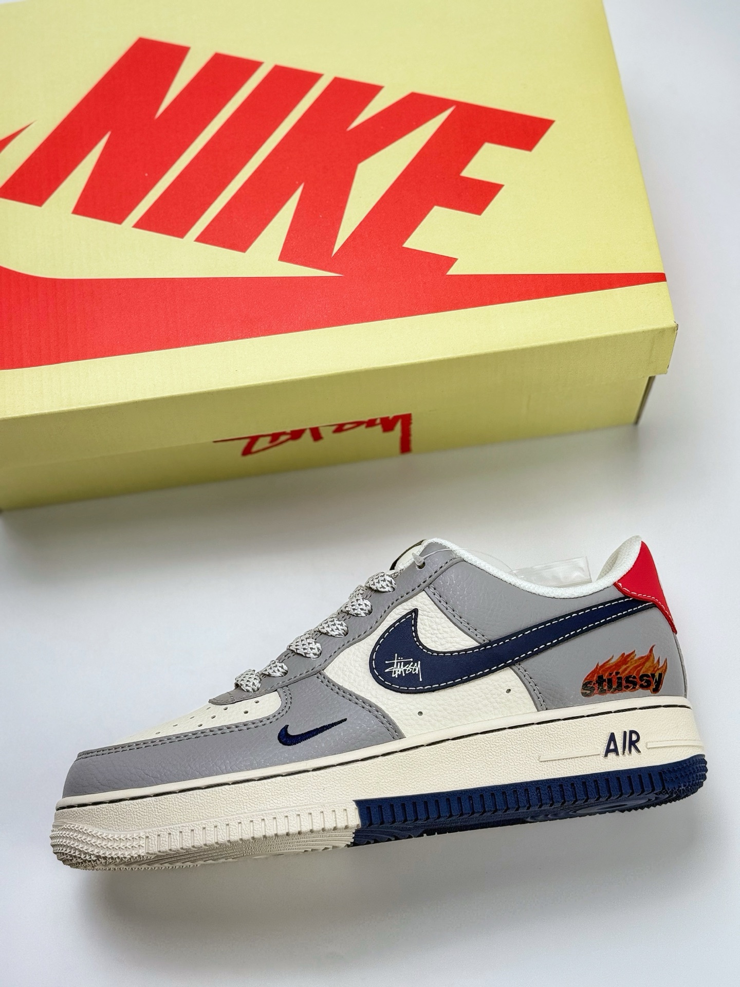 260 Nike Air Force 1 Low 07 x Stussy 白灰蓝小钩满天星 XS1958-555
