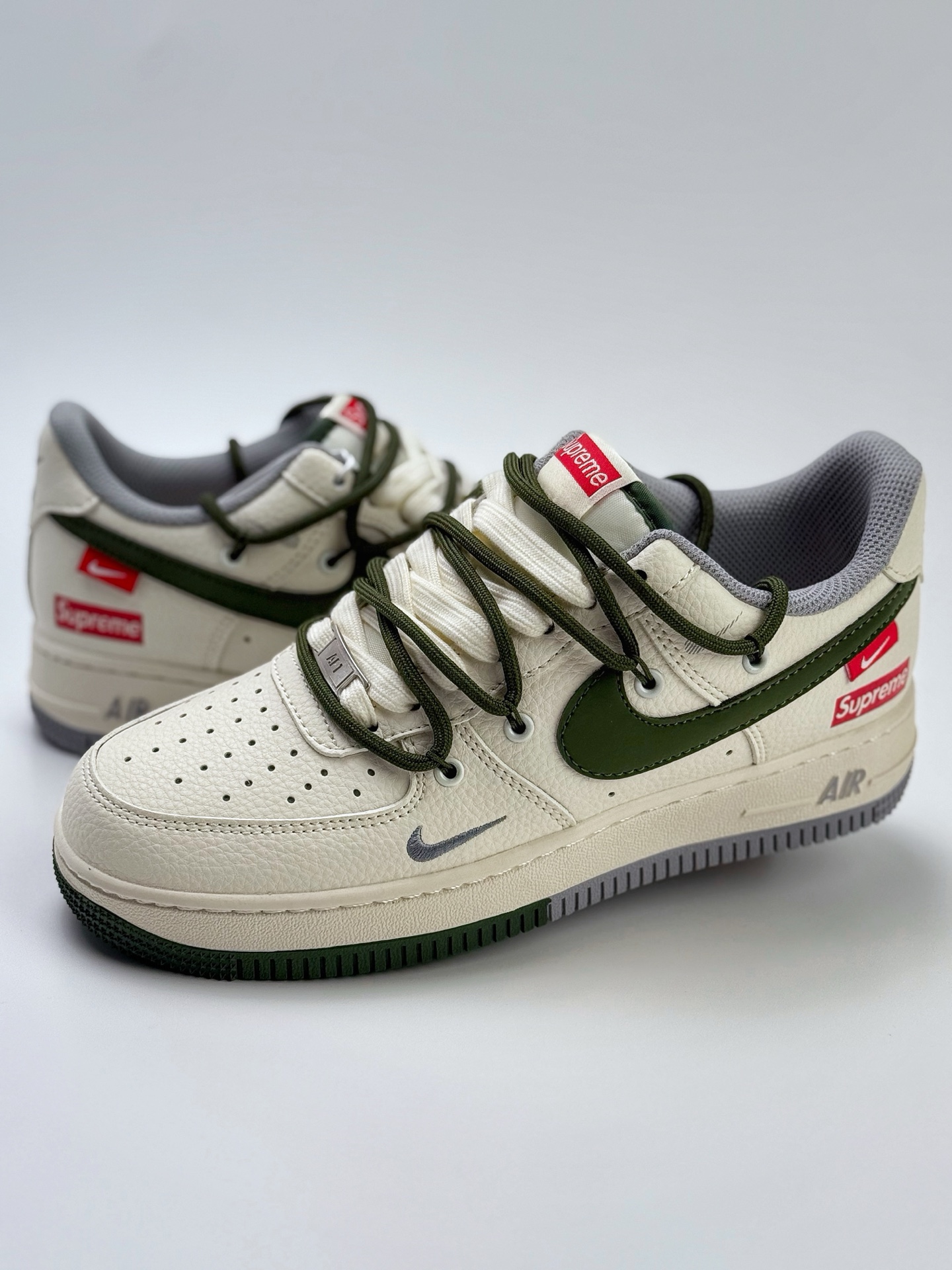 260 Nike Air Force 1 Low 07 x Supreme 白灰绿小钩绑带  DM6868-070