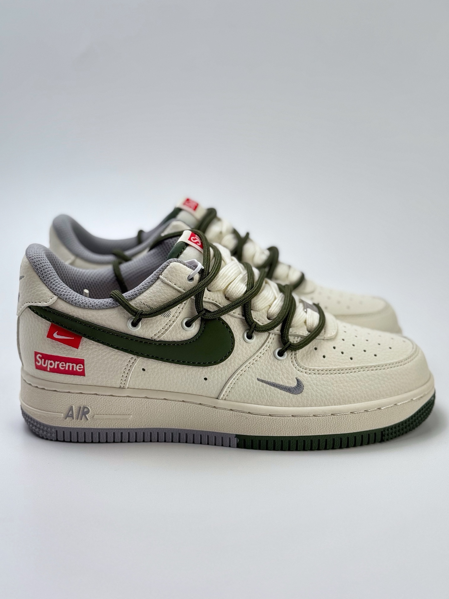 260 Nike Air Force 1 Low 07 x Supreme 白灰绿小钩绑带  DM6868-070