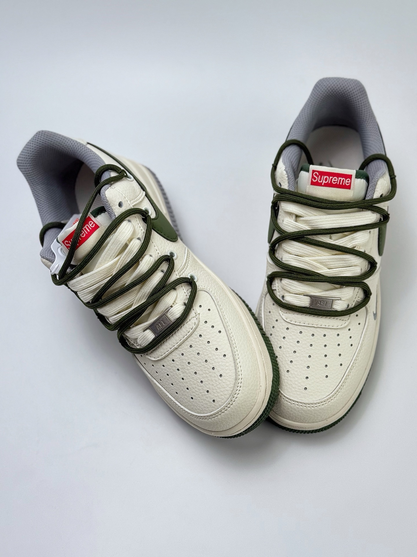 260 Nike Air Force 1 Low 07 x Supreme 白灰绿小钩绑带  DM6868-070