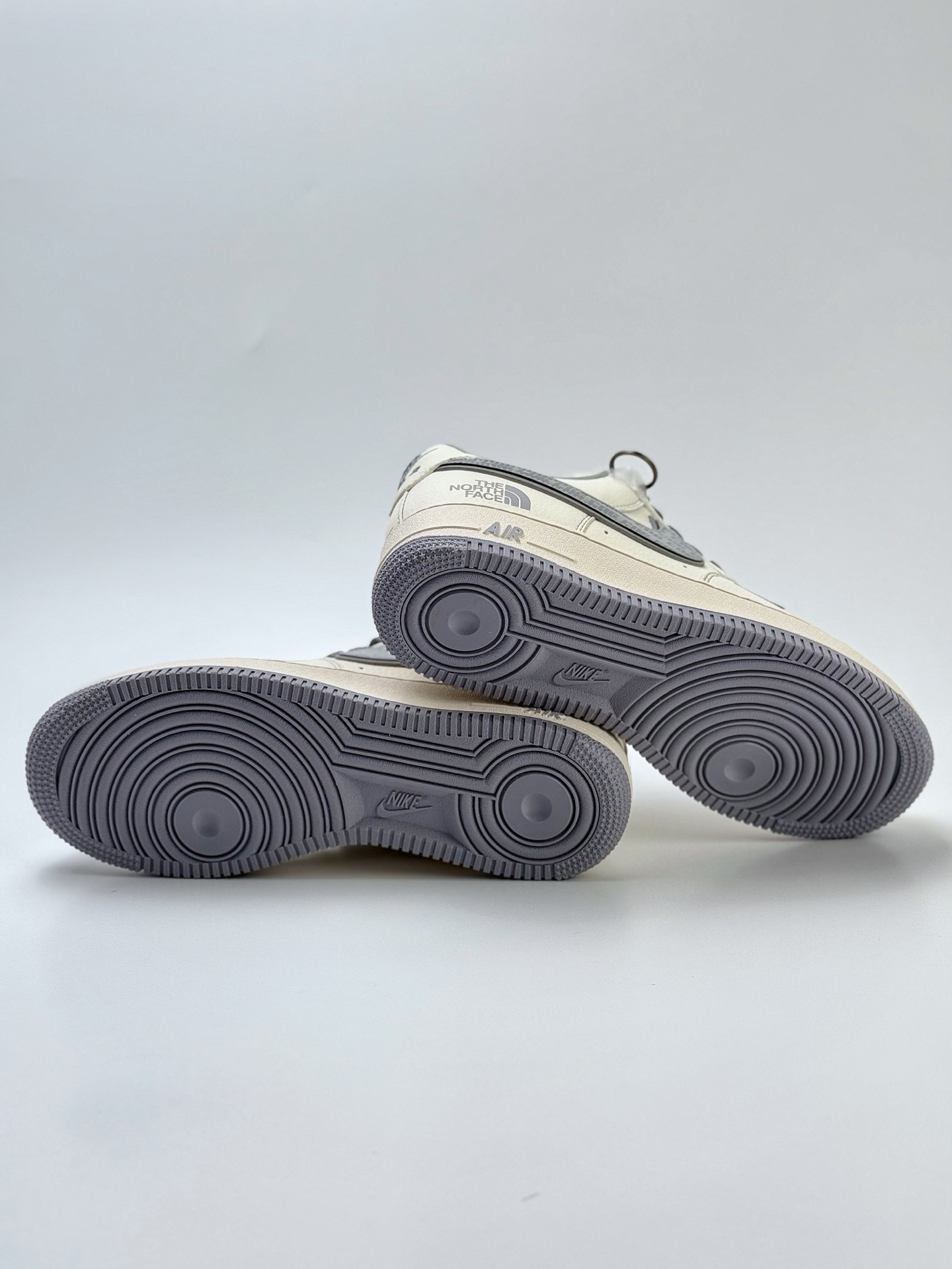 260 Nike Air Force 1 Low 07 x The North Face x CDG 白灰小钩满天星 HH7518-052