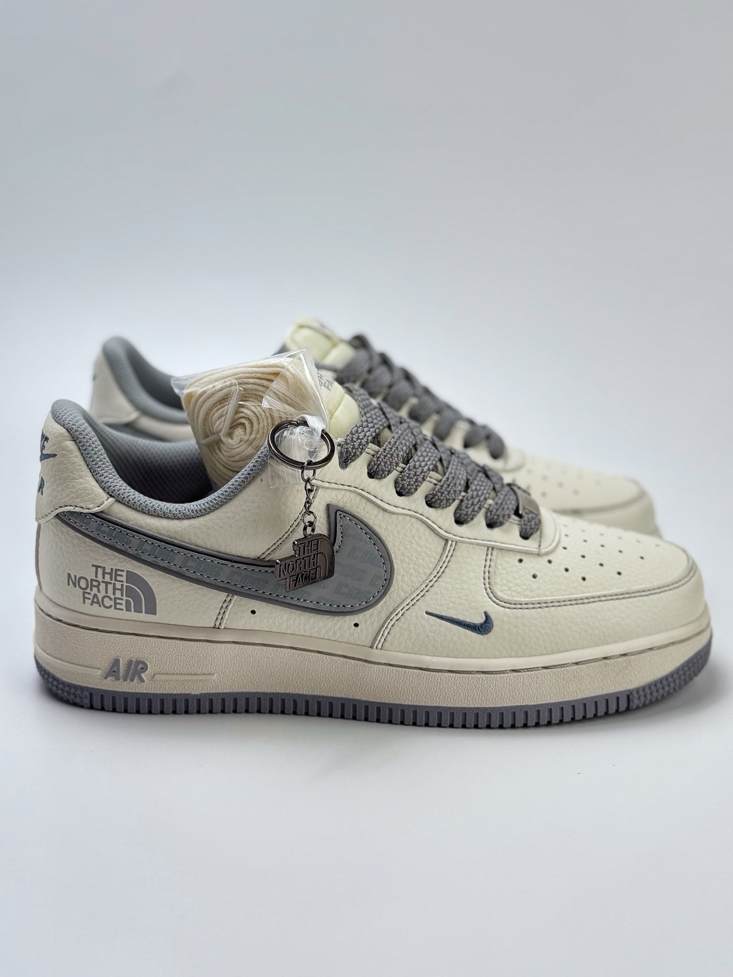 260 Nike Air Force 1 Low 07 x The North Face x CDG 白灰小钩满天星 HH7518-052