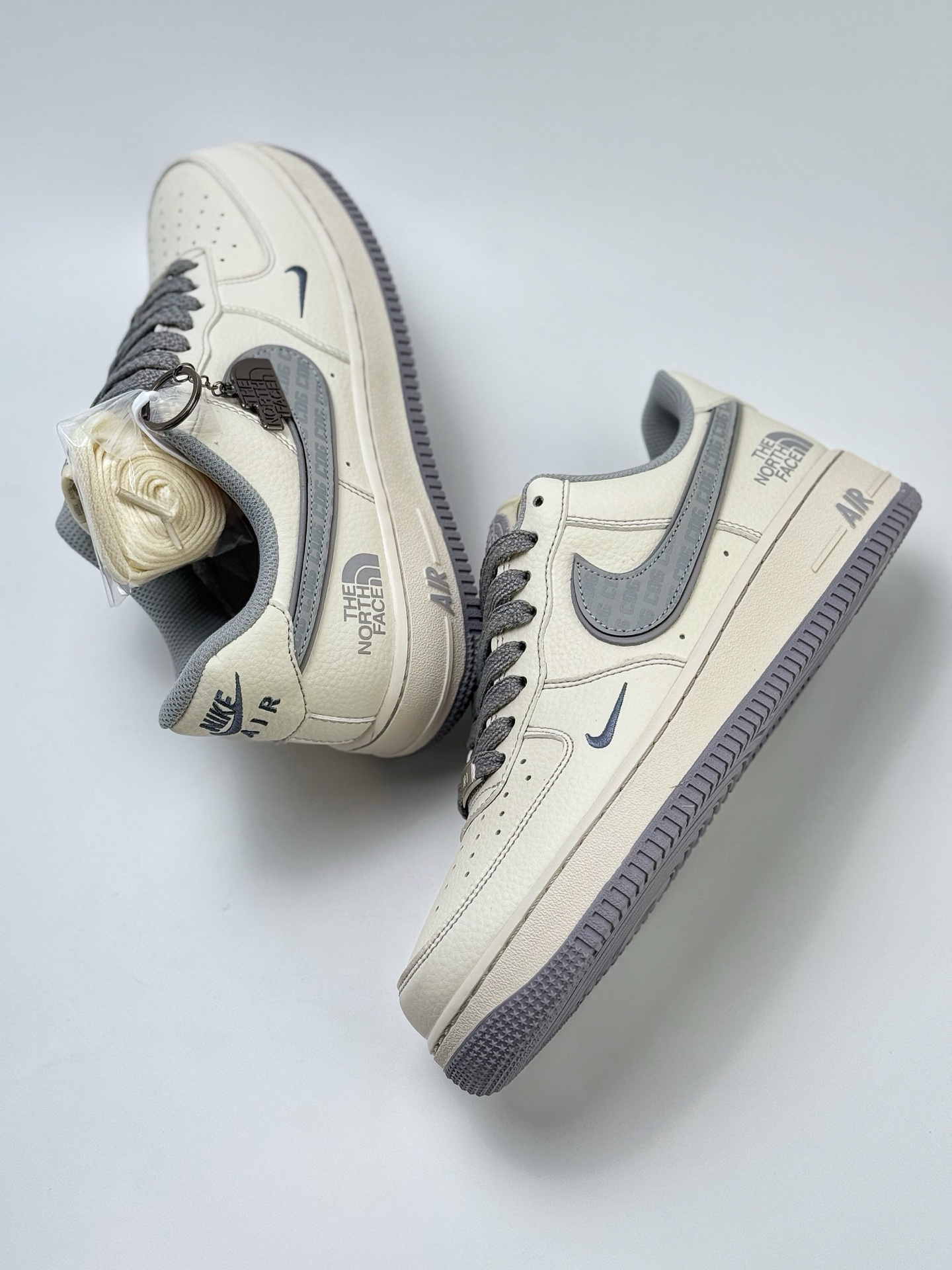 260 Nike Air Force 1 Low 07 x The North Face x CDG 白灰小钩满天星 HH7518-052