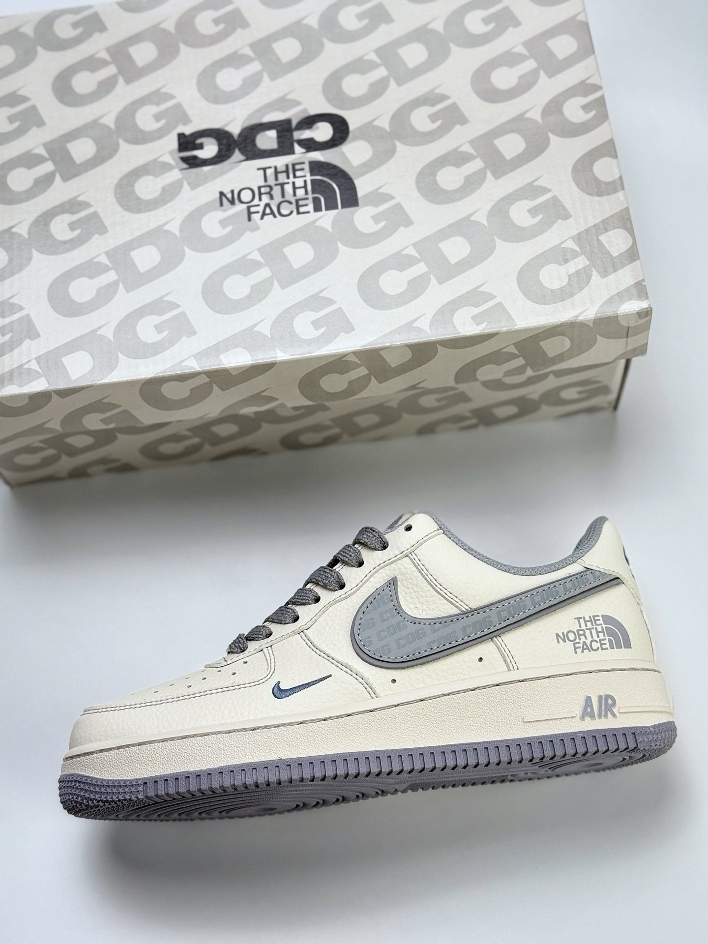 260 Nike Air Force 1 Low 07 x The North Face x CDG 白灰小钩满天星 HH7518-052