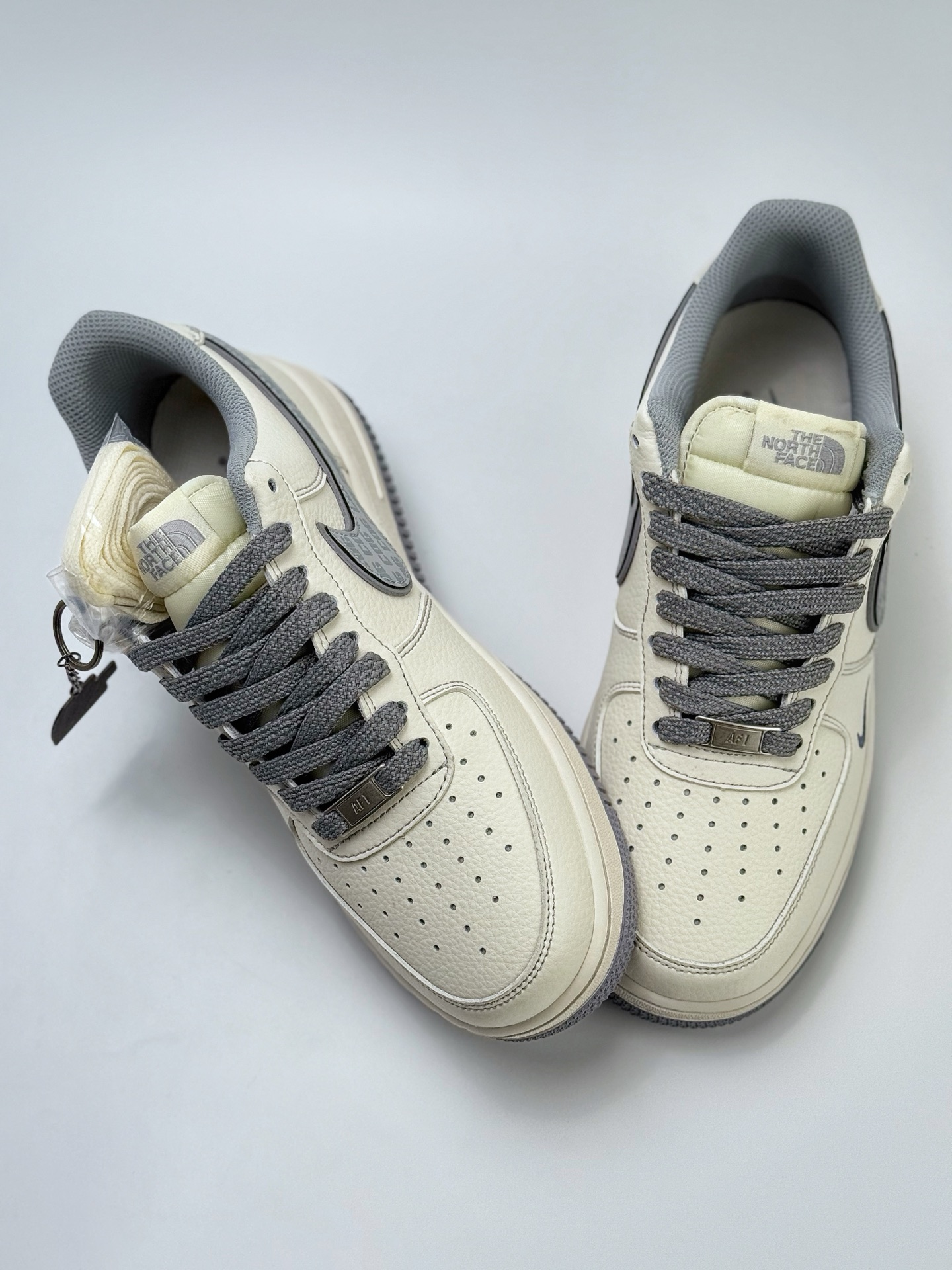 260 Nike Air Force 1 Low 07 x The North Face x CDG 白灰小钩满天星 HH7518-052