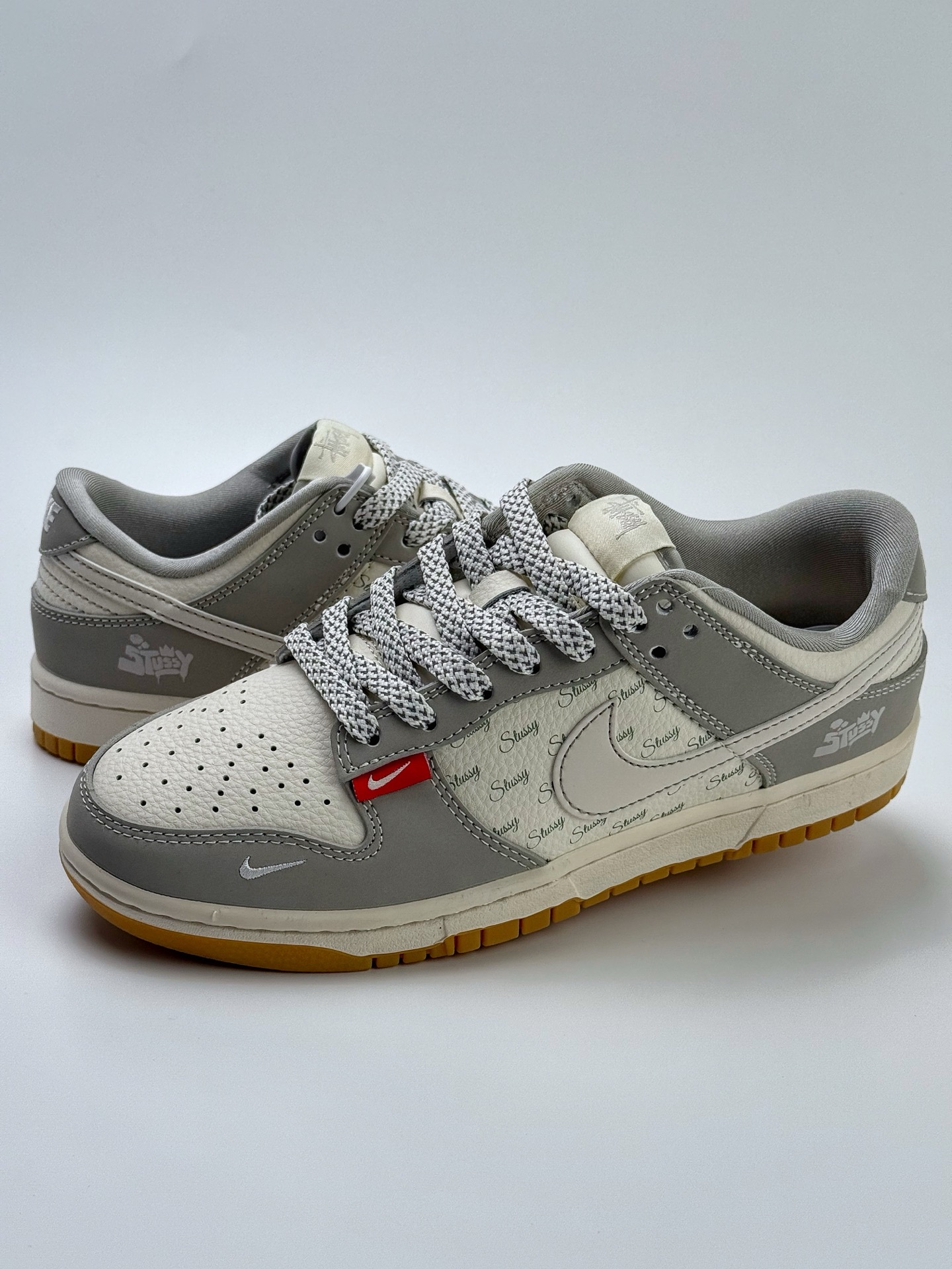 280 Nike SB Dunk Low x Stussy 灰白小钩满天星  JJ2508-557