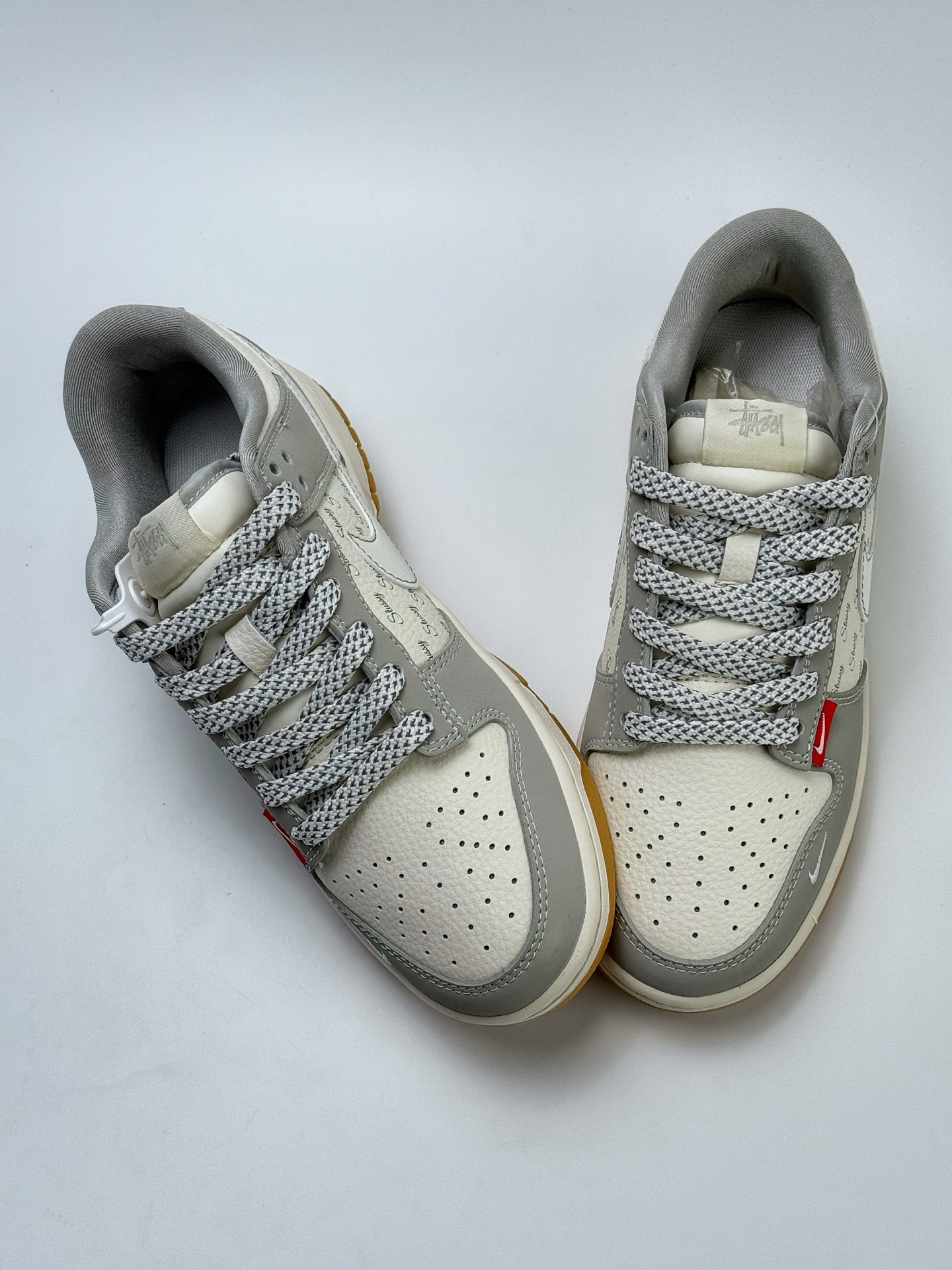 280 Nike SB Dunk Low x Stussy 灰白小钩满天星  JJ2508-557