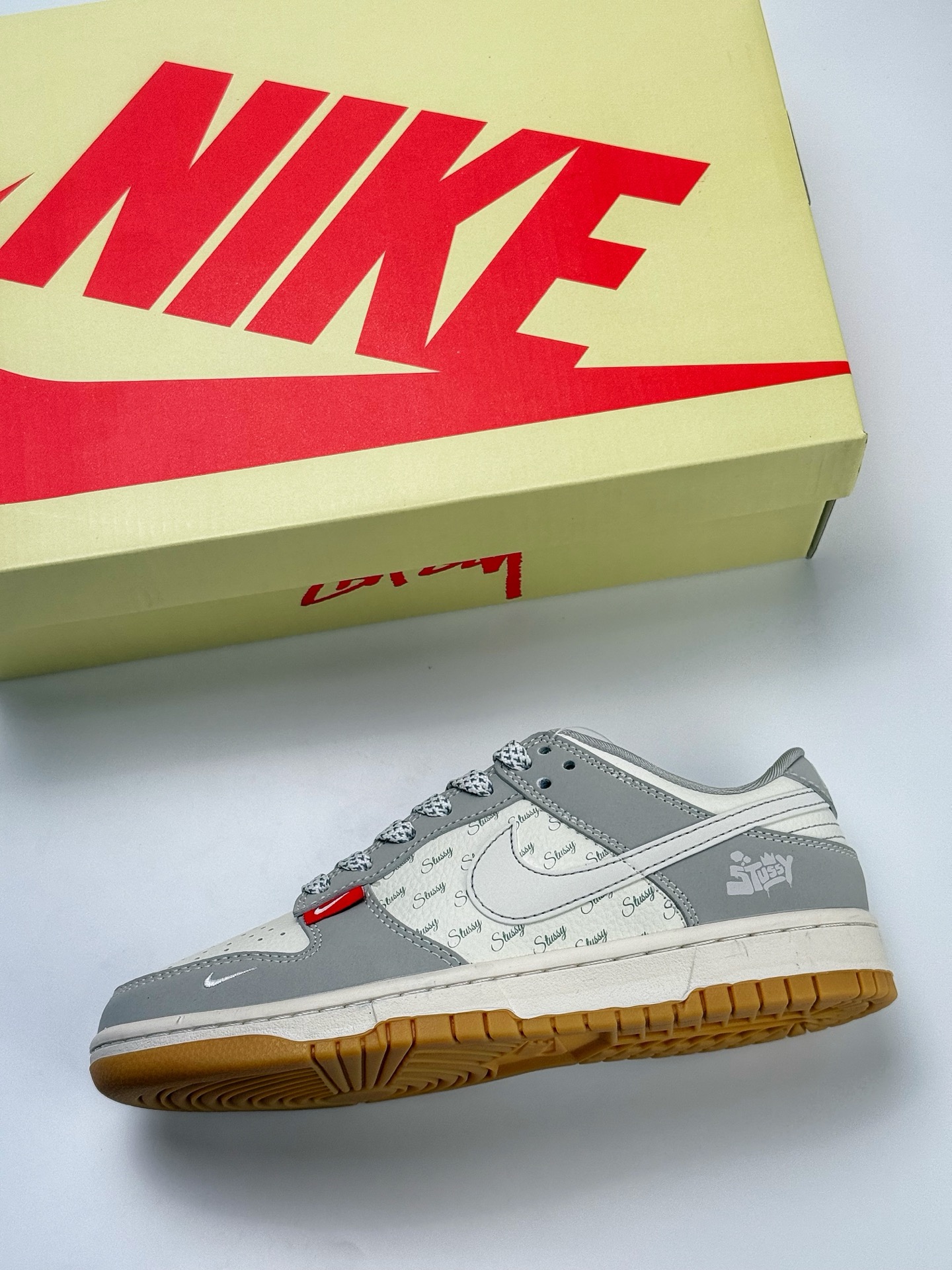 280 Nike SB Dunk Low x Stussy 灰白小钩满天星  JJ2508-557