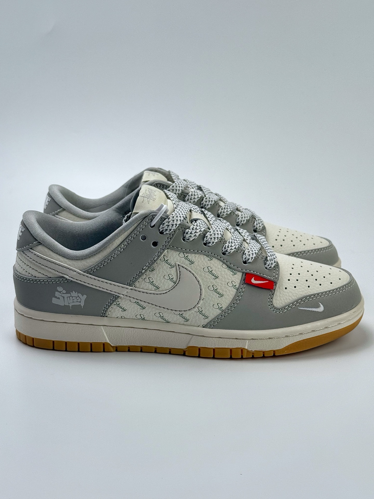 280 Nike SB Dunk Low x Stussy 灰白小钩满天星  JJ2508-557