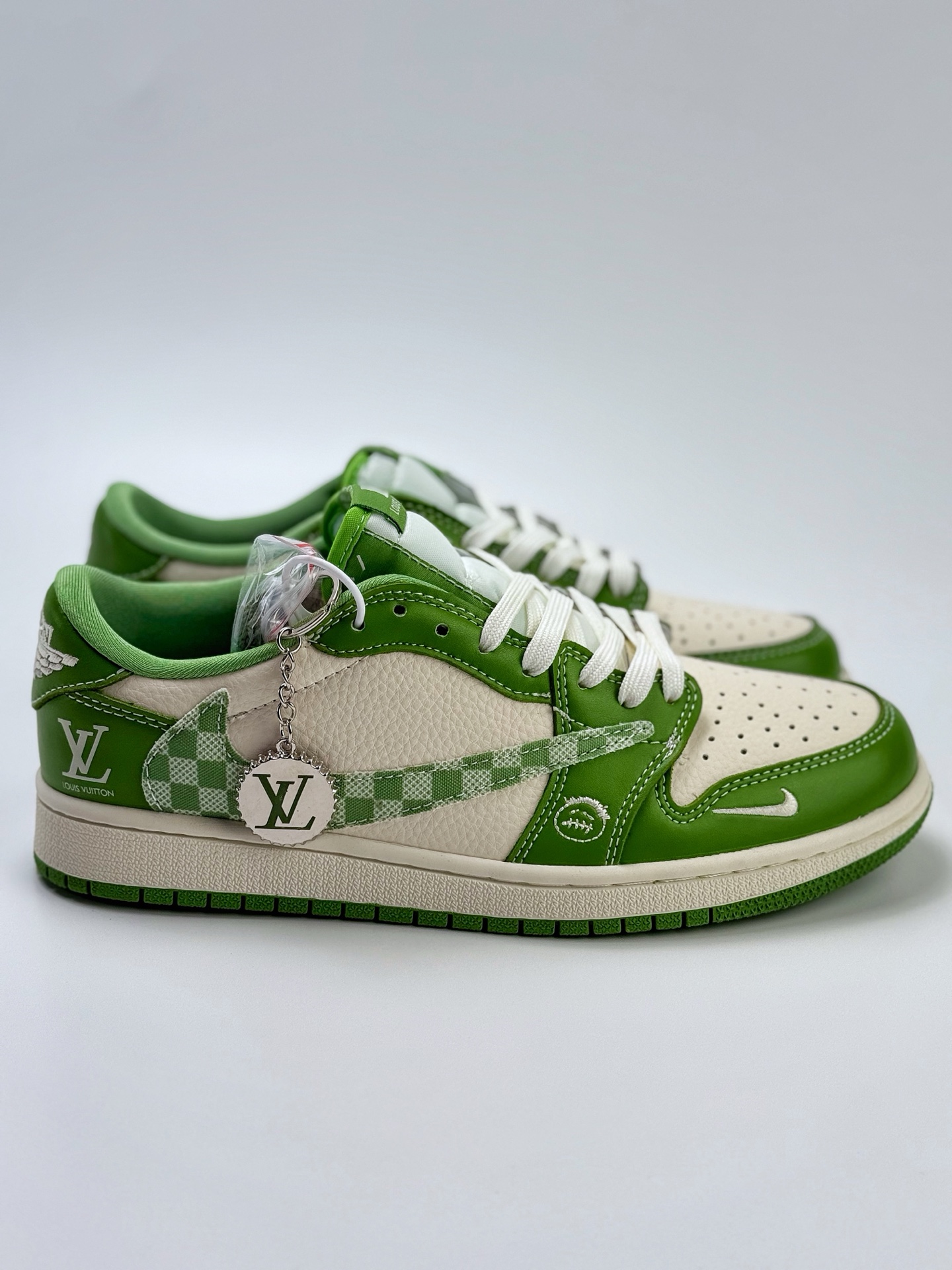 280 Travis Scott x Nike Air Jordan 1 Low x Louis Vuitton Air Jordan 1 Low 反转绿白小钩倒钩 XS2024-058