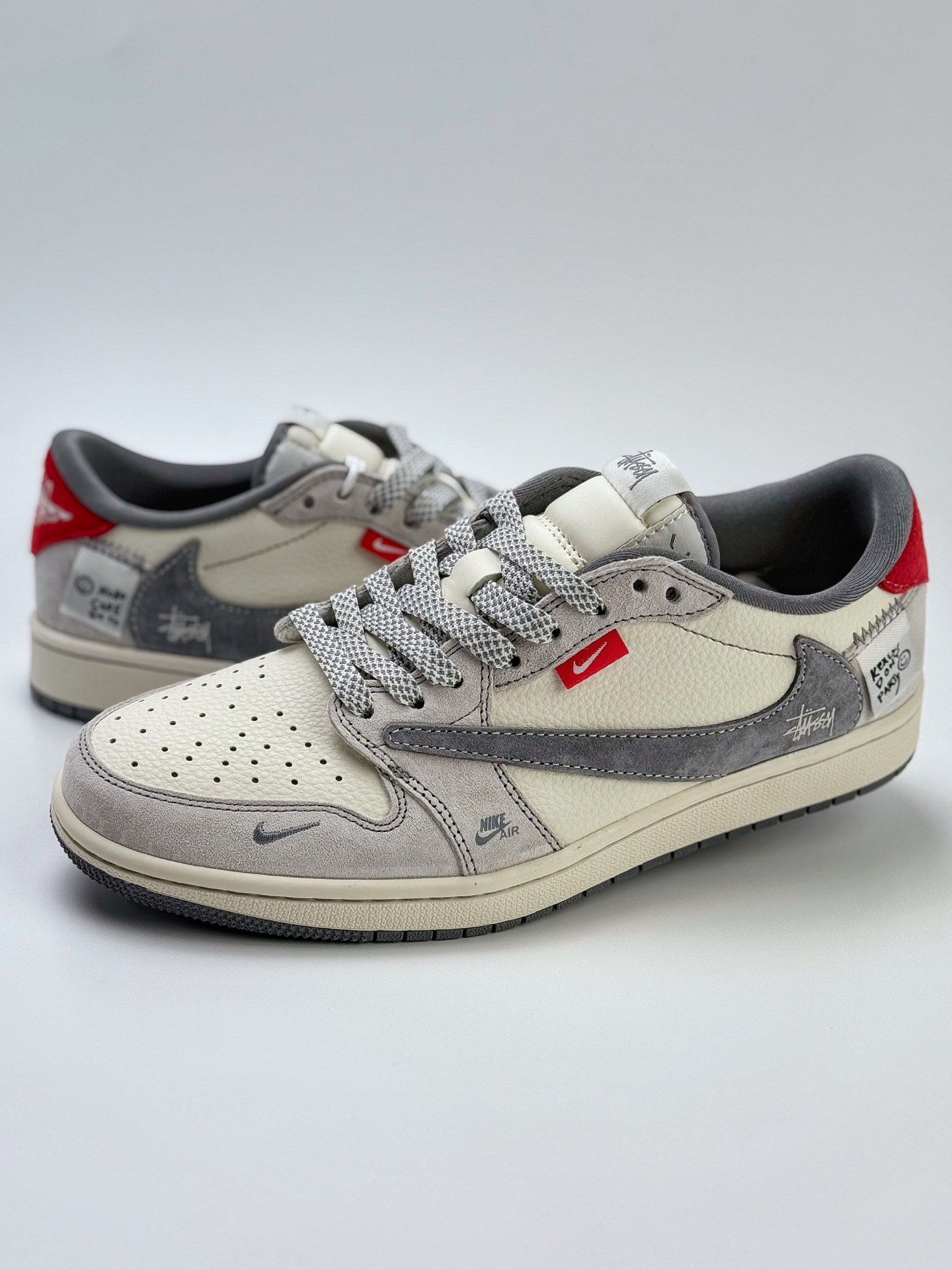 280 Travis Scott x Nike Air Jordan 1 Low x Stussy Air Jordan 1 Low 反转灰白小钩满天星倒钩  YX5066-300