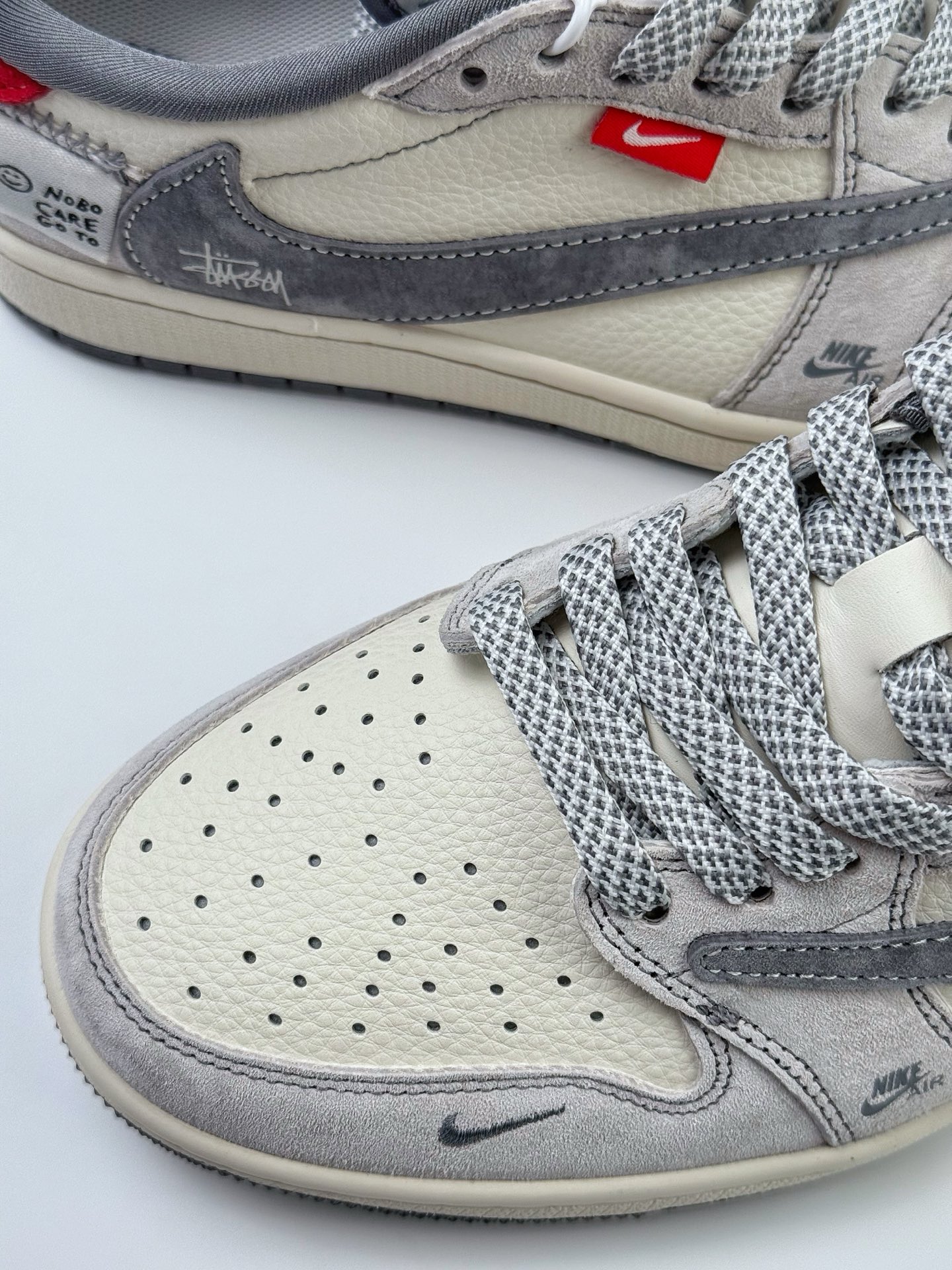 280 Travis Scott x Nike Air Jordan 1 Low x Stussy Air Jordan 1 Low 反转灰白小钩满天星倒钩  YX5066-300