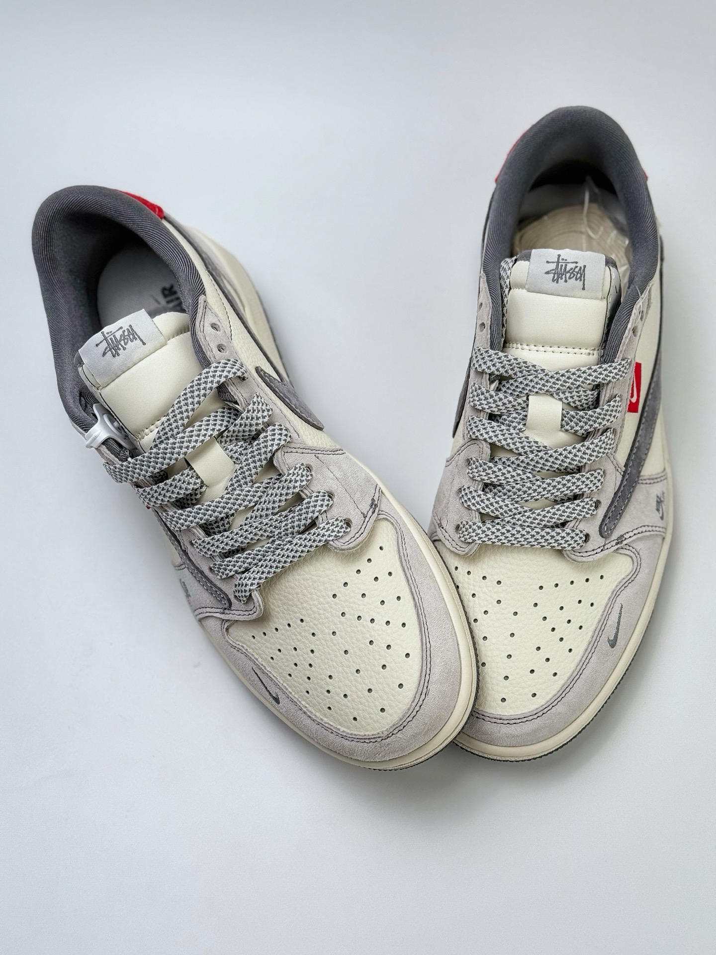 280 Travis Scott x Nike Air Jordan 1 Low x Stussy Air Jordan 1 Low 反转灰白小钩满天星倒钩  YX5066-300