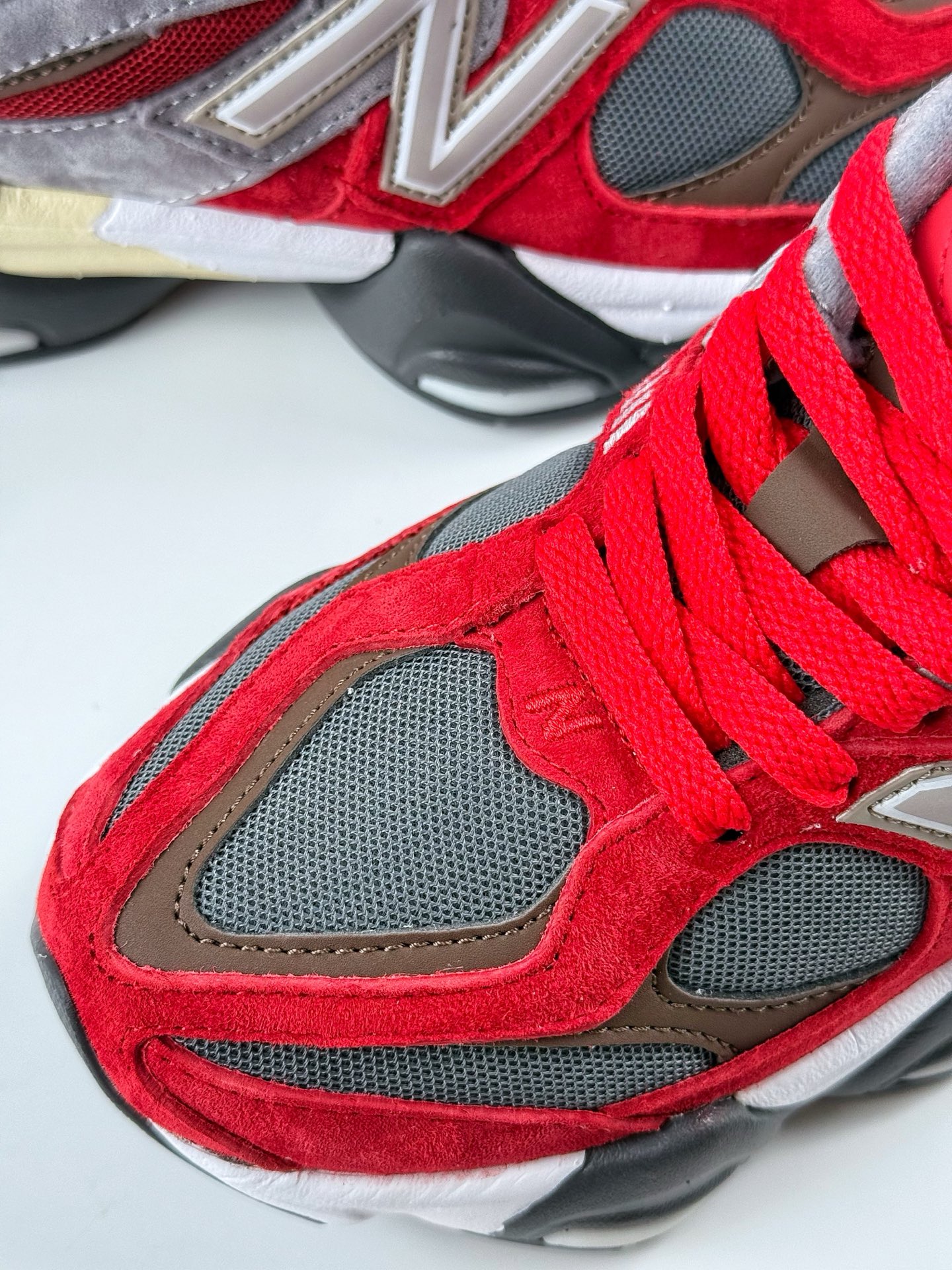 Joe Freshgoods x New Balance 版本 NB9060 联名款 复古休闲运动慢跑鞋 U9060YZA