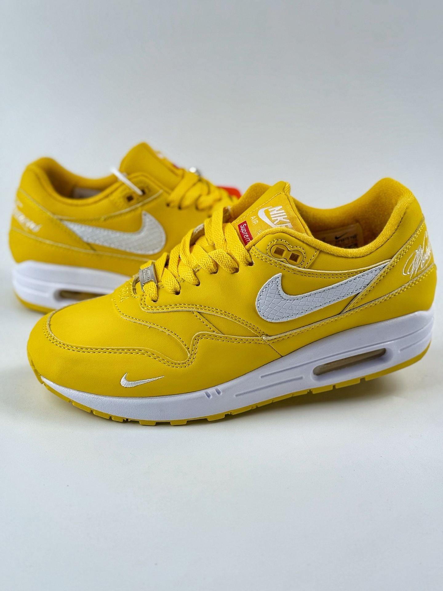 Nike Air Max 1 x Supreme 87 复古休闲跑步鞋 HF8813-700