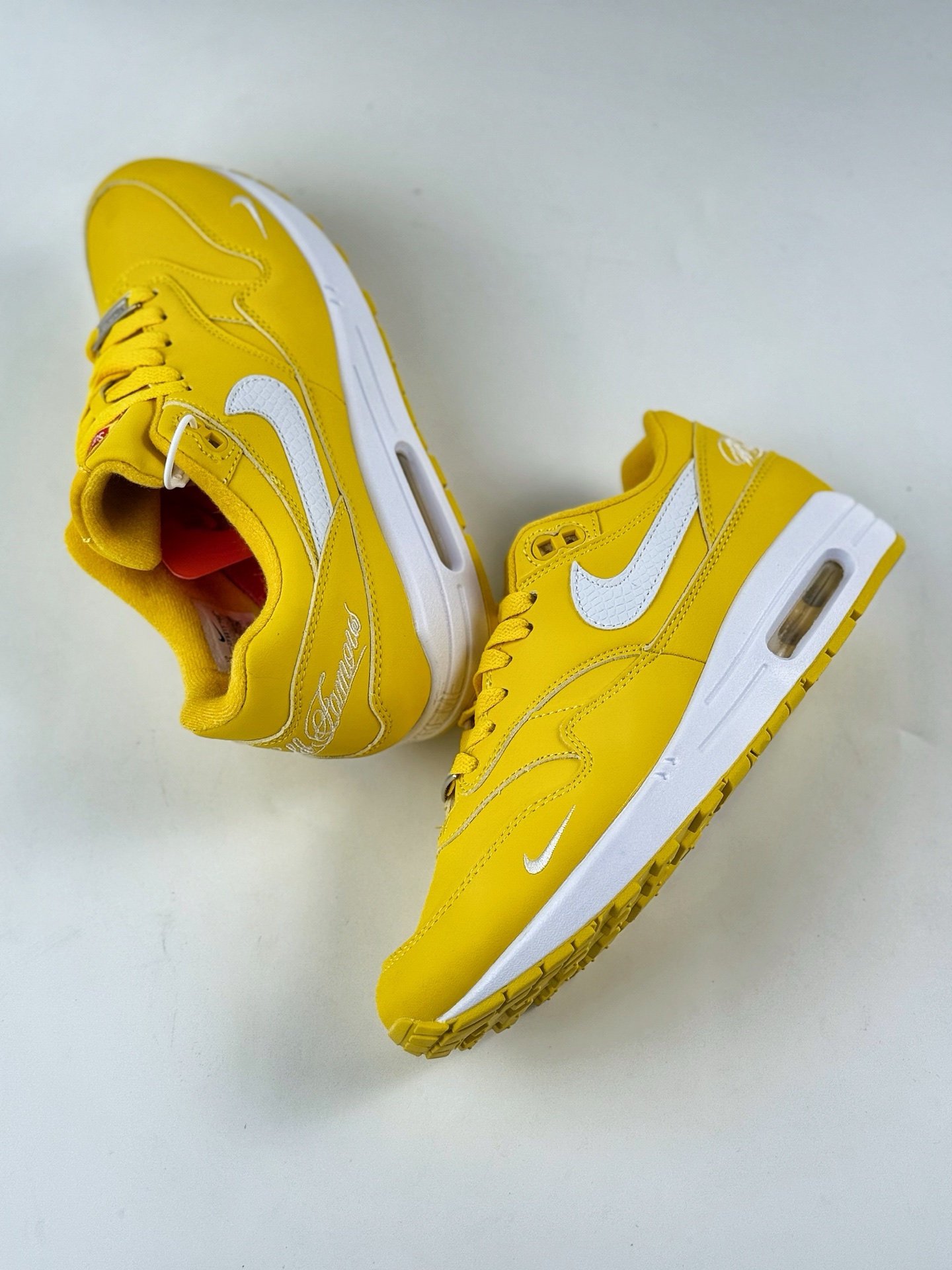Nike Air Max 1 x Supreme 87 复古休闲跑步鞋 HF8813-700