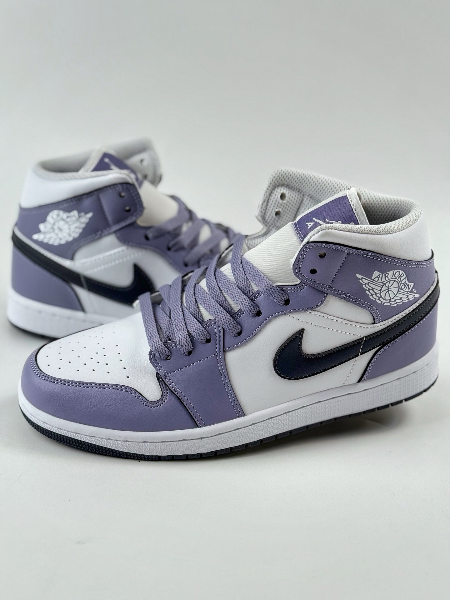 Air Jordan 1 Mid ”Blueberry” 白紫 DQ842-145