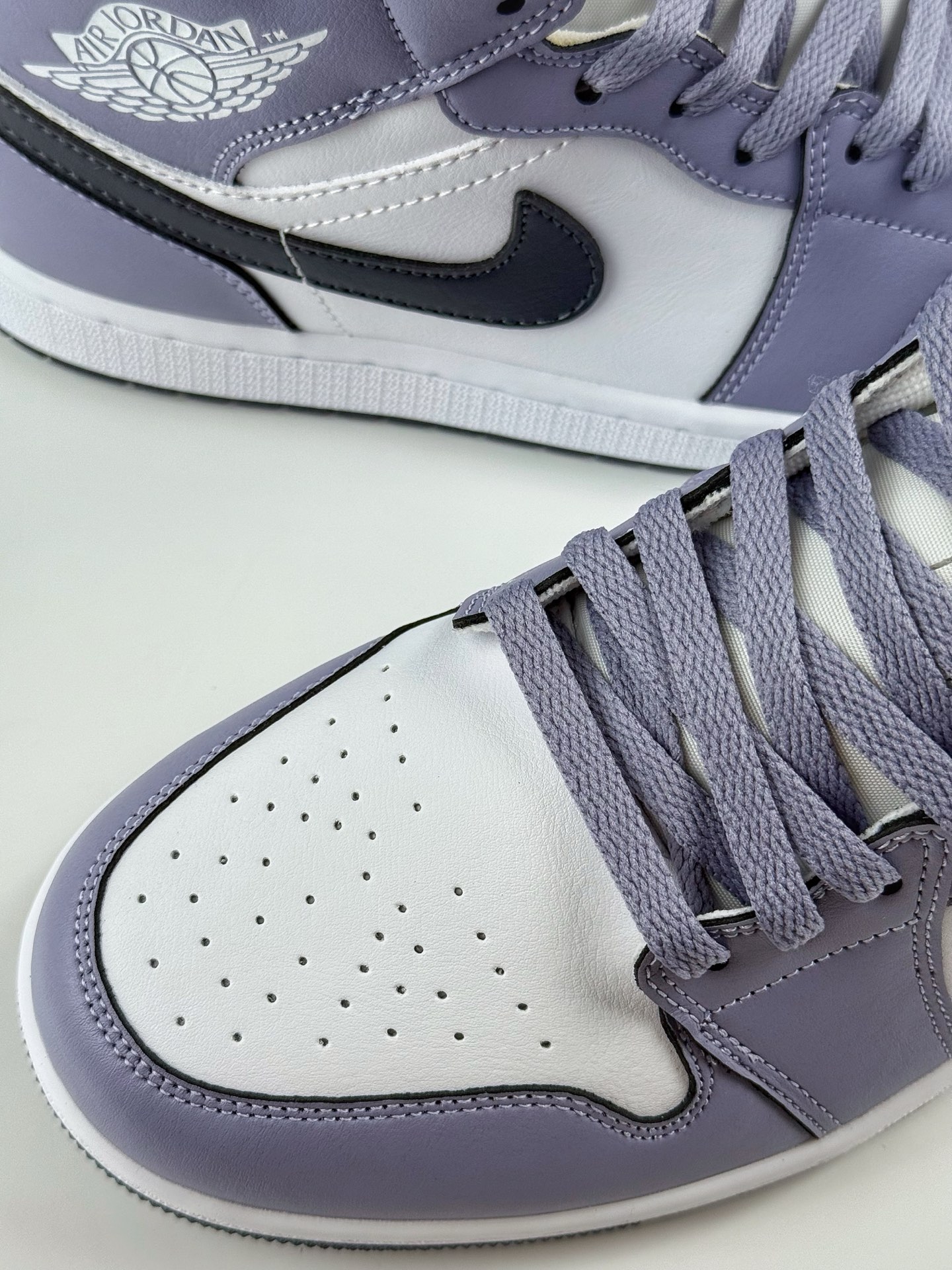 Air Jordan 1 Mid ”Blueberry” 白紫 DQ842-145