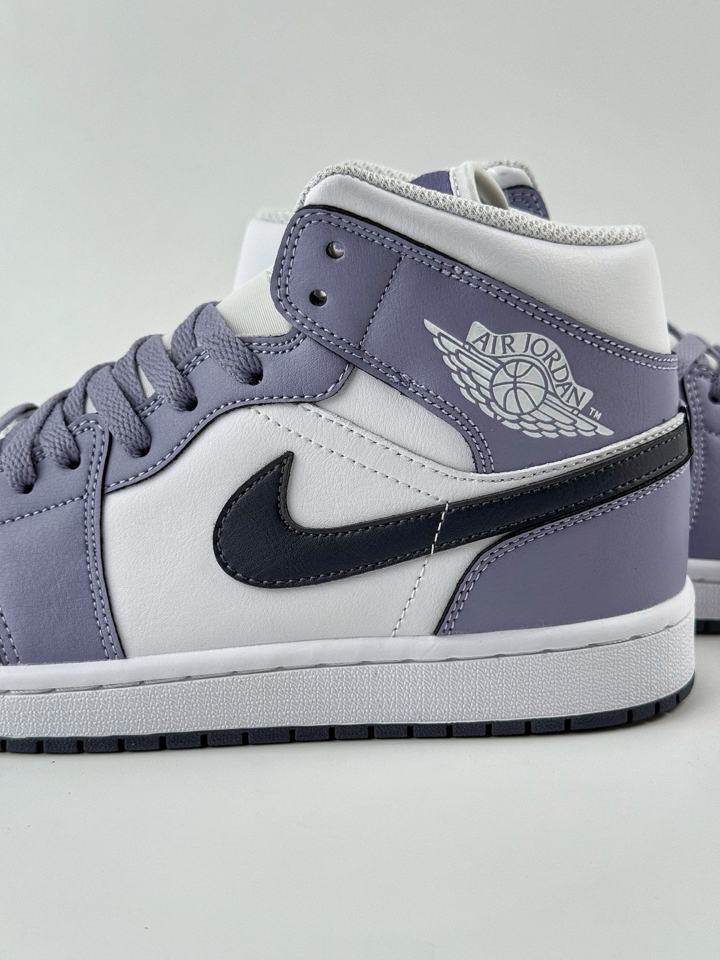 Air Jordan 1 Mid ”Blueberry” 白紫 DQ842-145