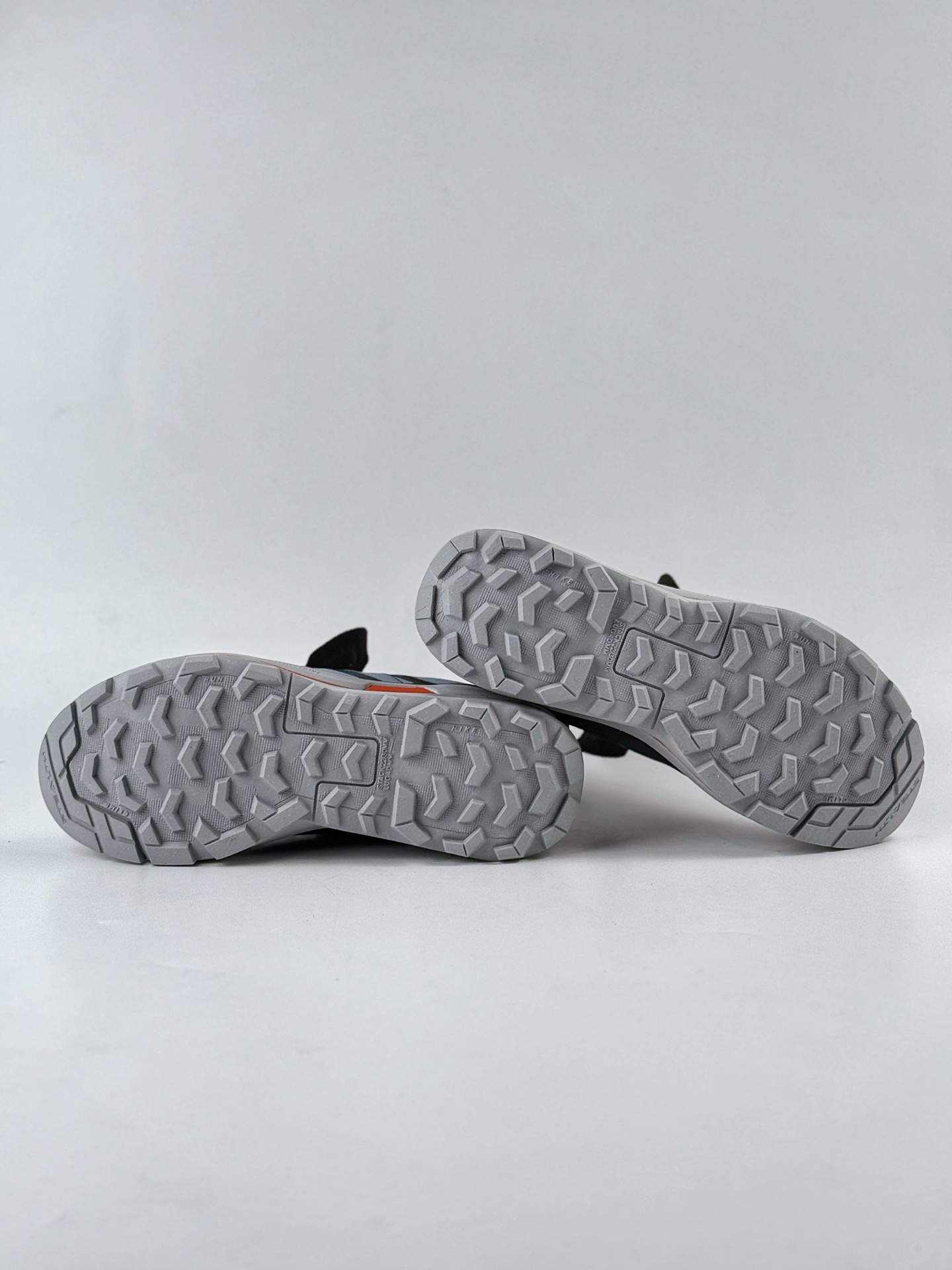 Adidas TERREX SKYCHASER TECH GTX 阿迪GTX 运动网面透气跑鞋 IE9909