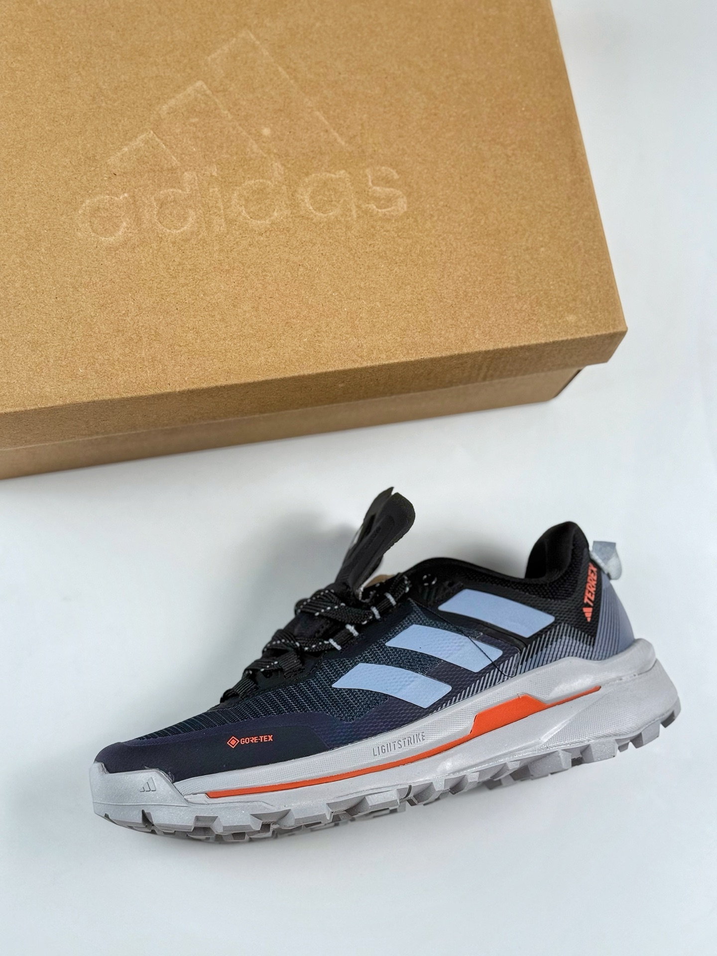 Adidas TERREX SKYCHASER TECH GTX 阿迪GTX 运动网面透气跑鞋 IE9909