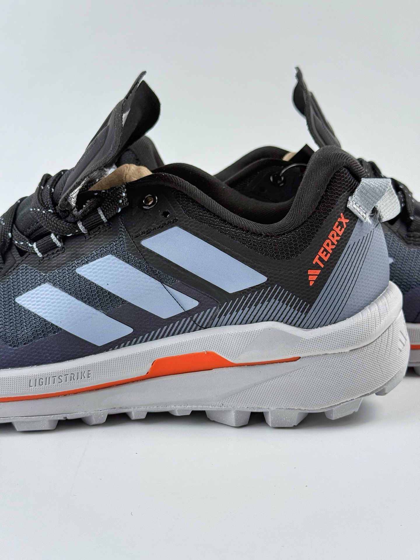 Adidas TERREX SKYCHASER TECH GTX 阿迪GTX 运动网面透气跑鞋 IE9909
