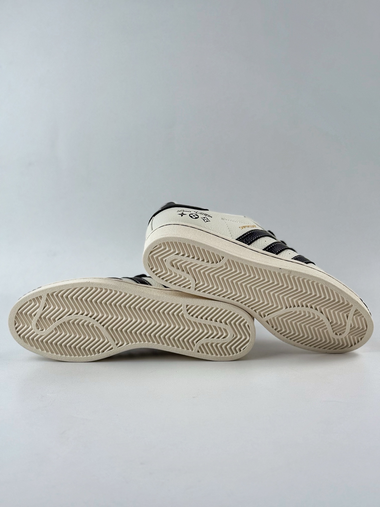 AD Originals Superstar x Louis Vuitton 白黑 JY8902