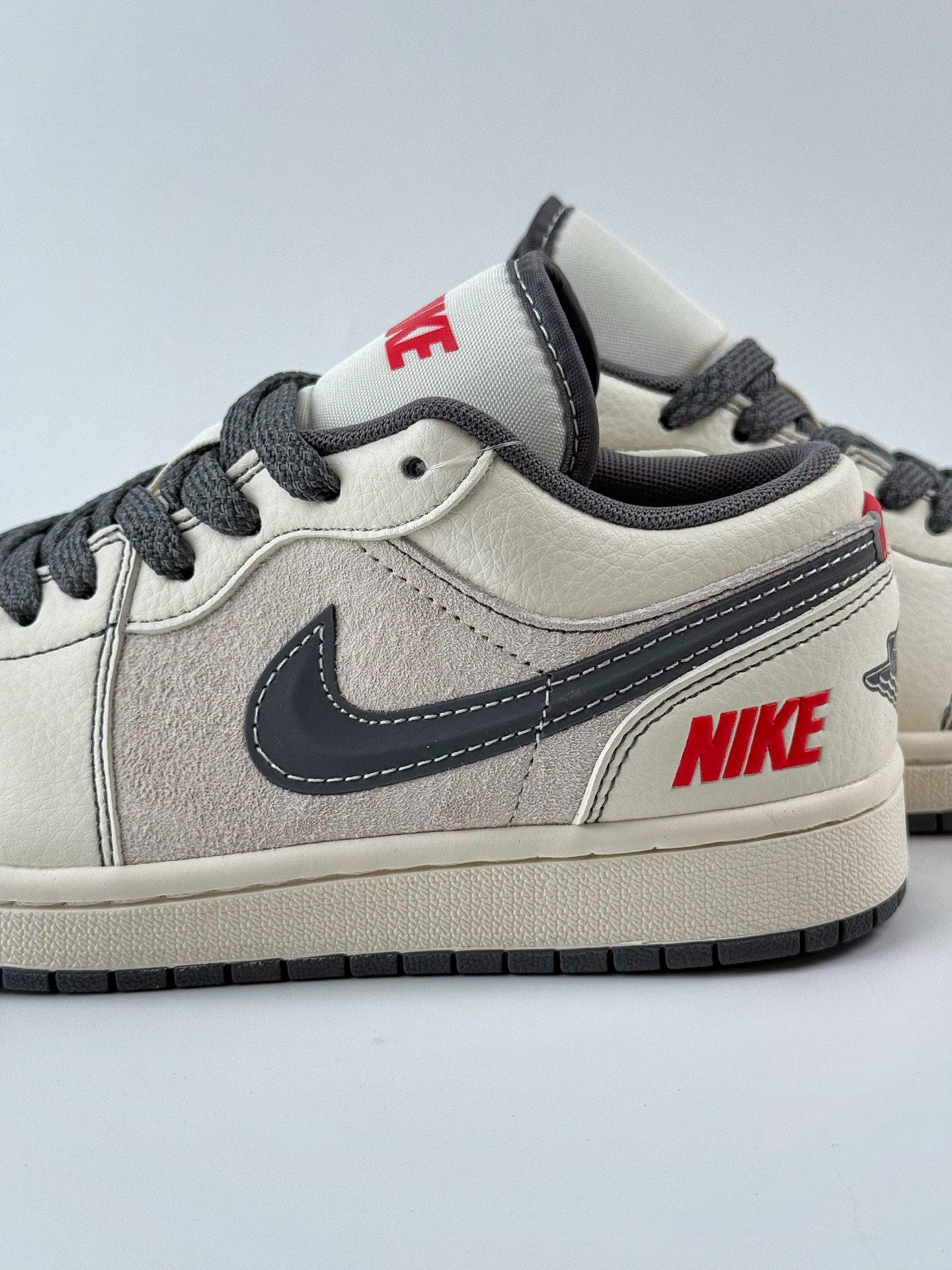 Air Jordan 1 Retro Low x Supreme 白灰小钩满天星 XS6086-008