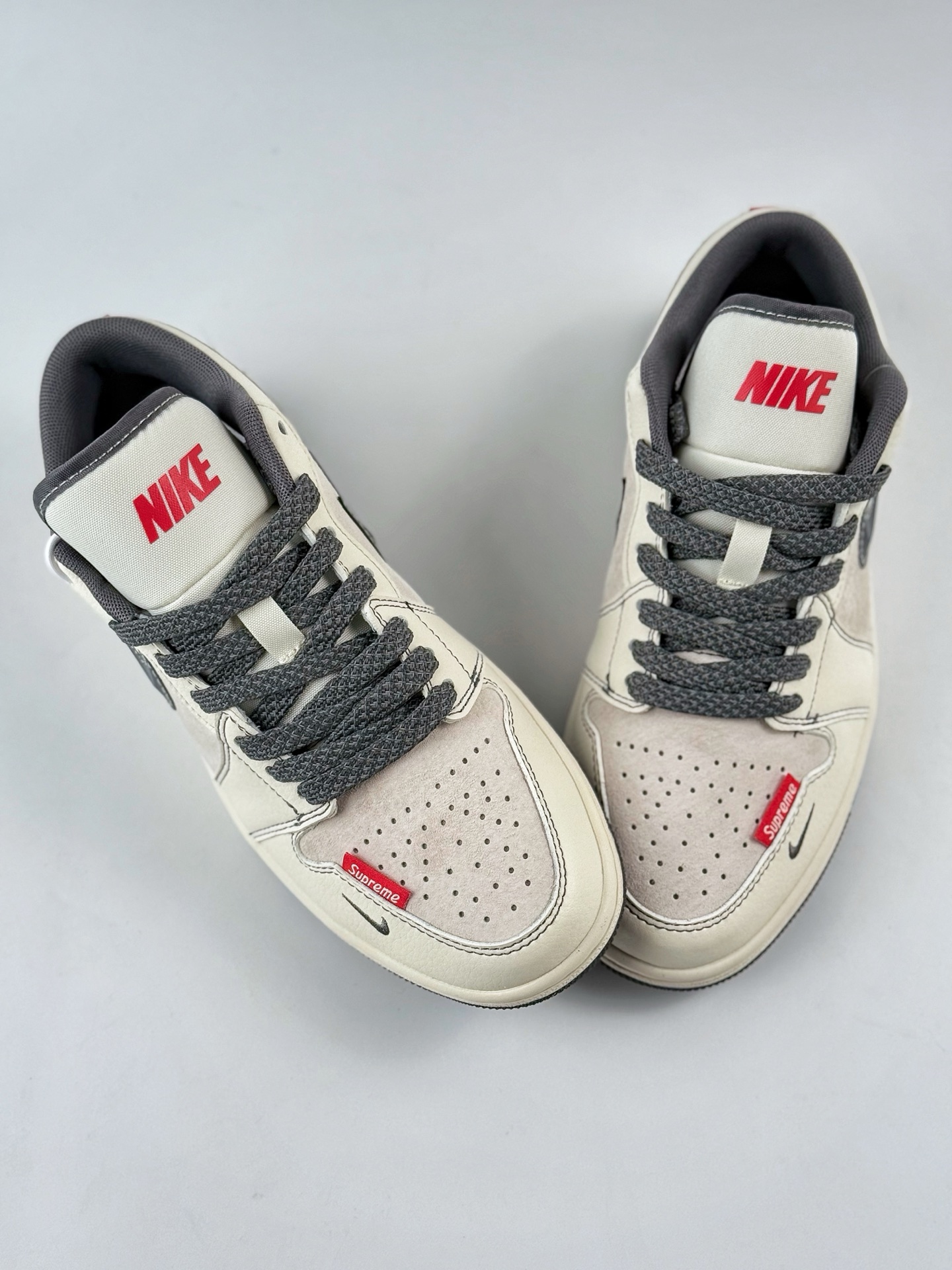 Air Jordan 1 Retro Low x Supreme 白灰小钩满天星 XS6086-008