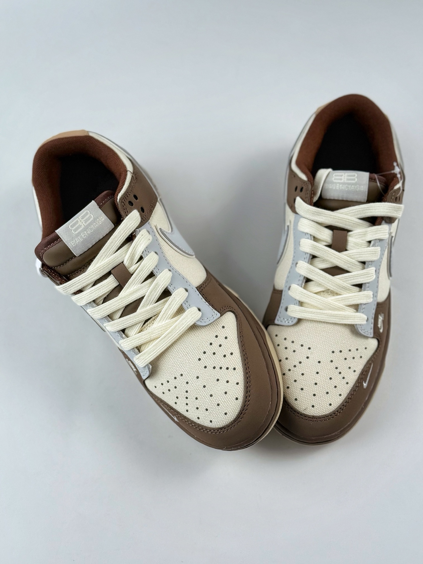 Nike SB Dunk Low x Balenciaga 白棕灰小钩 XD1588-201