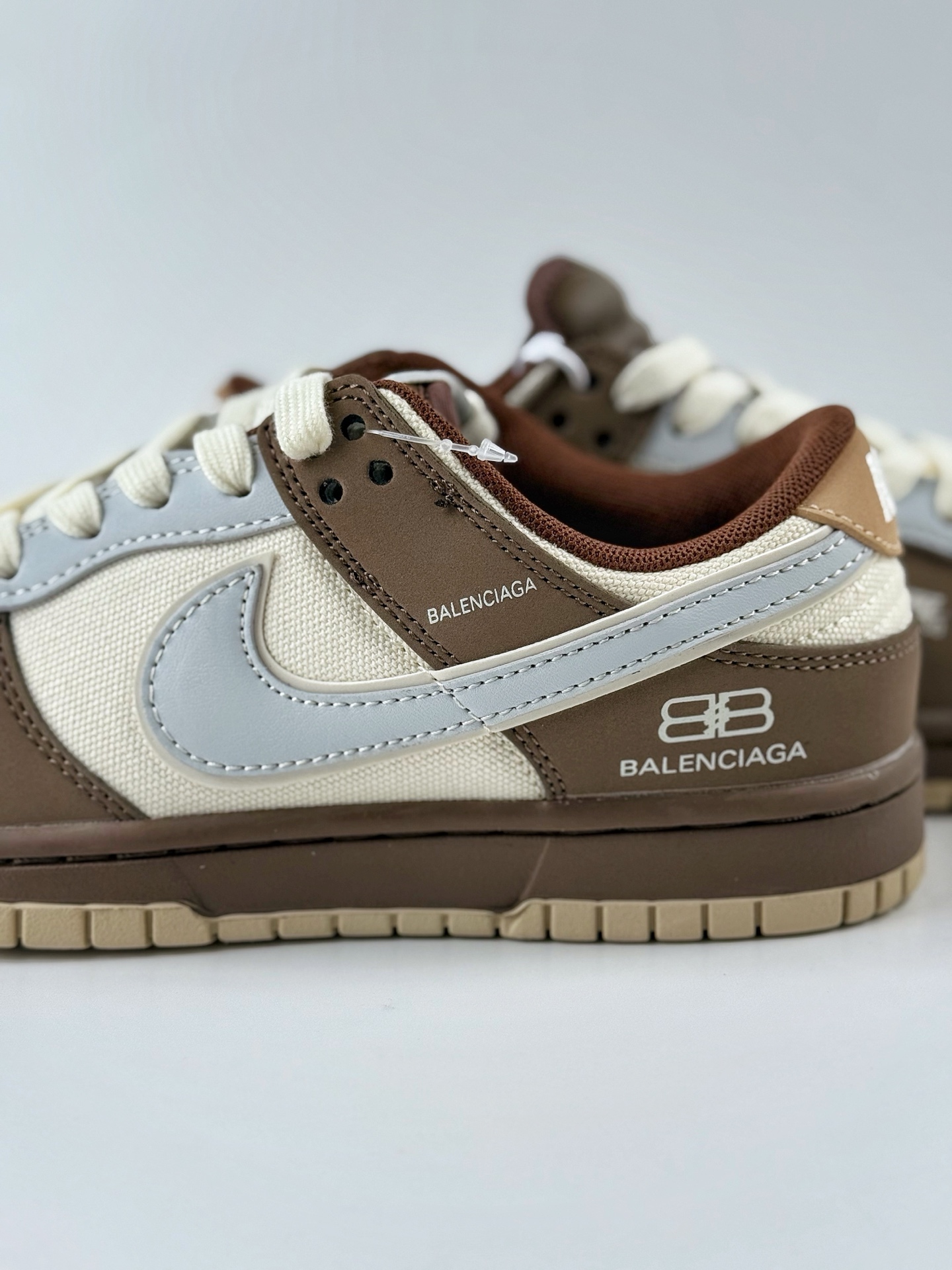 Nike SB Dunk Low x Balenciaga 白棕灰小钩 XD1588-201