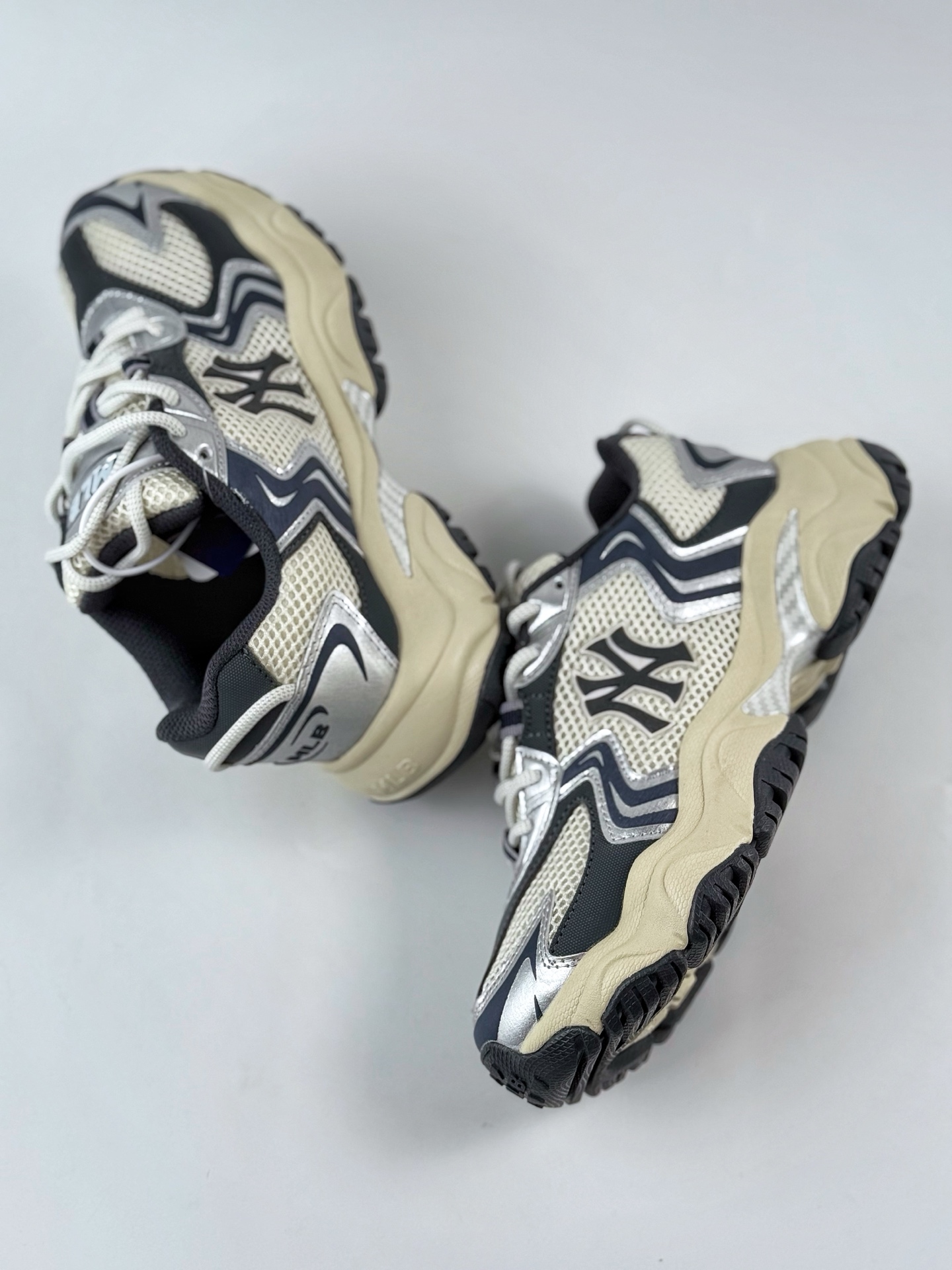 NY美国榄球洋基队 x MLB Chunky Runner Basic 厚底老爹厚底休闲运动慢跑鞋 3ASHW075N
