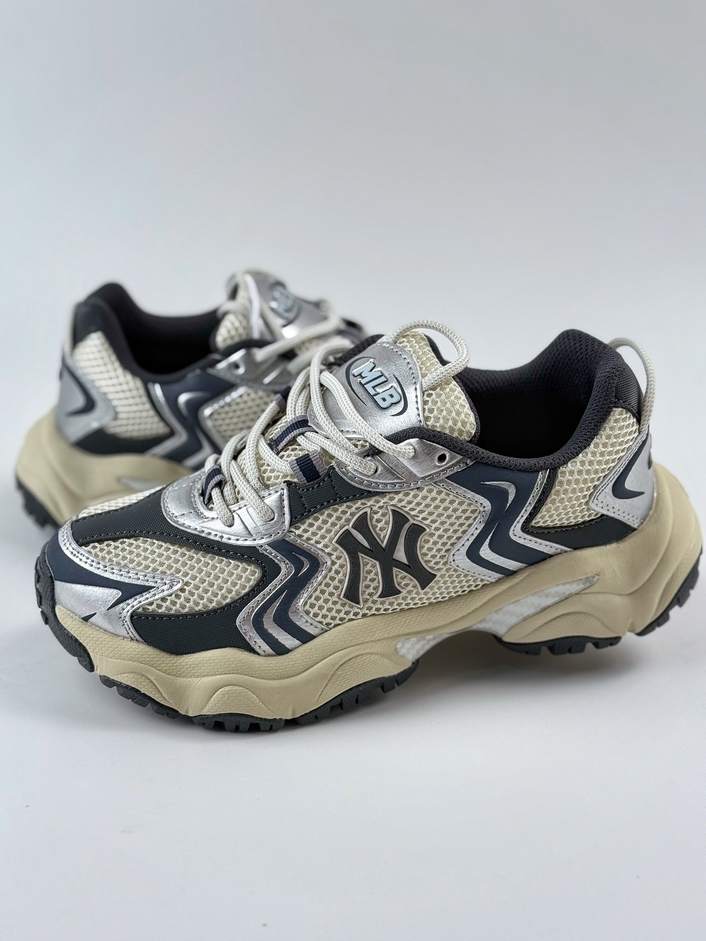 NY美国榄球洋基队 x MLB Chunky Runner Basic 厚底老爹厚底休闲运动慢跑鞋 3ASHW075N
