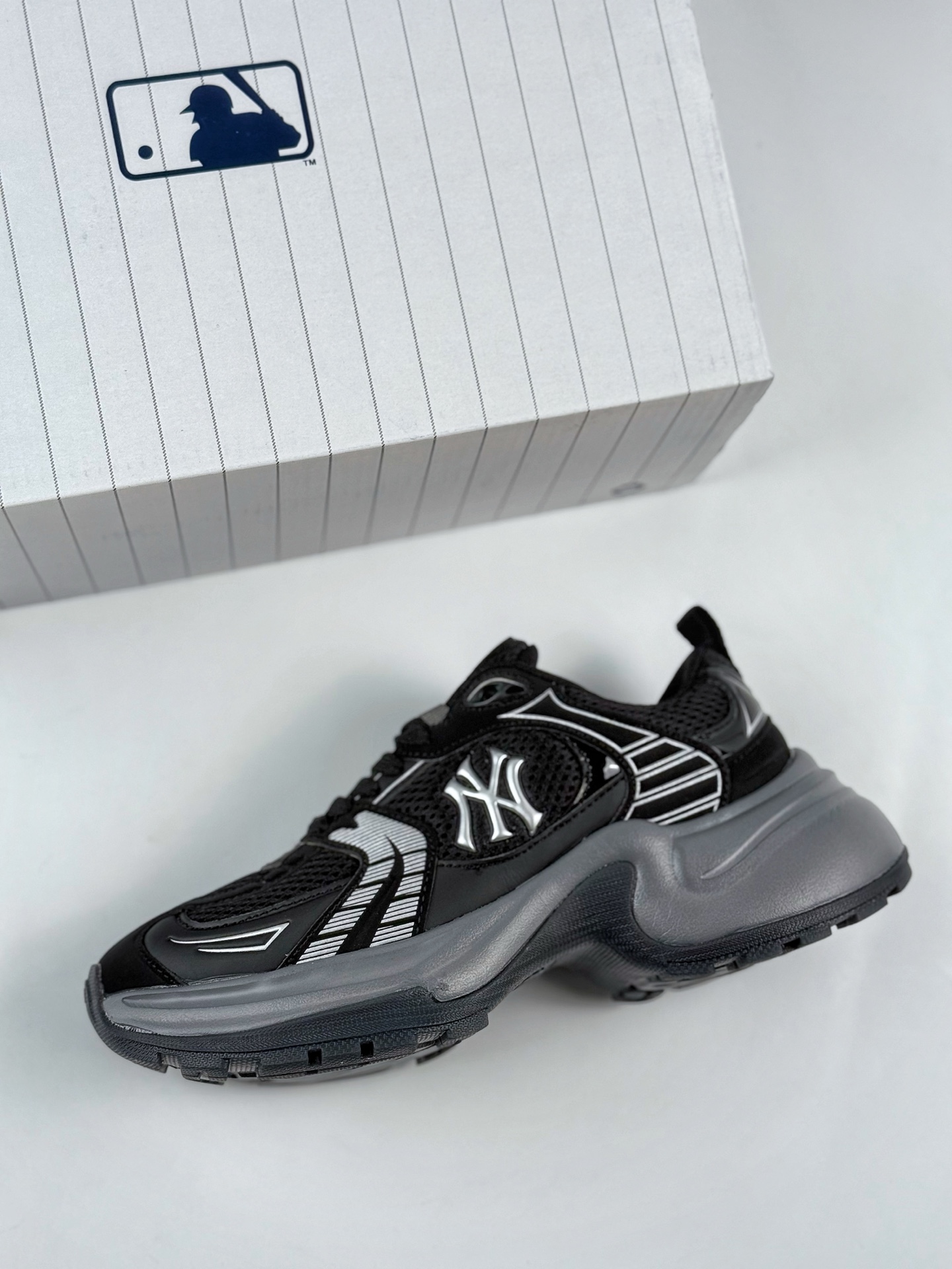 NY美国榄球洋基队 x MLB Chunky Runner Basic 厚底老爹厚底休闲运动慢跑鞋 3ASHW045N