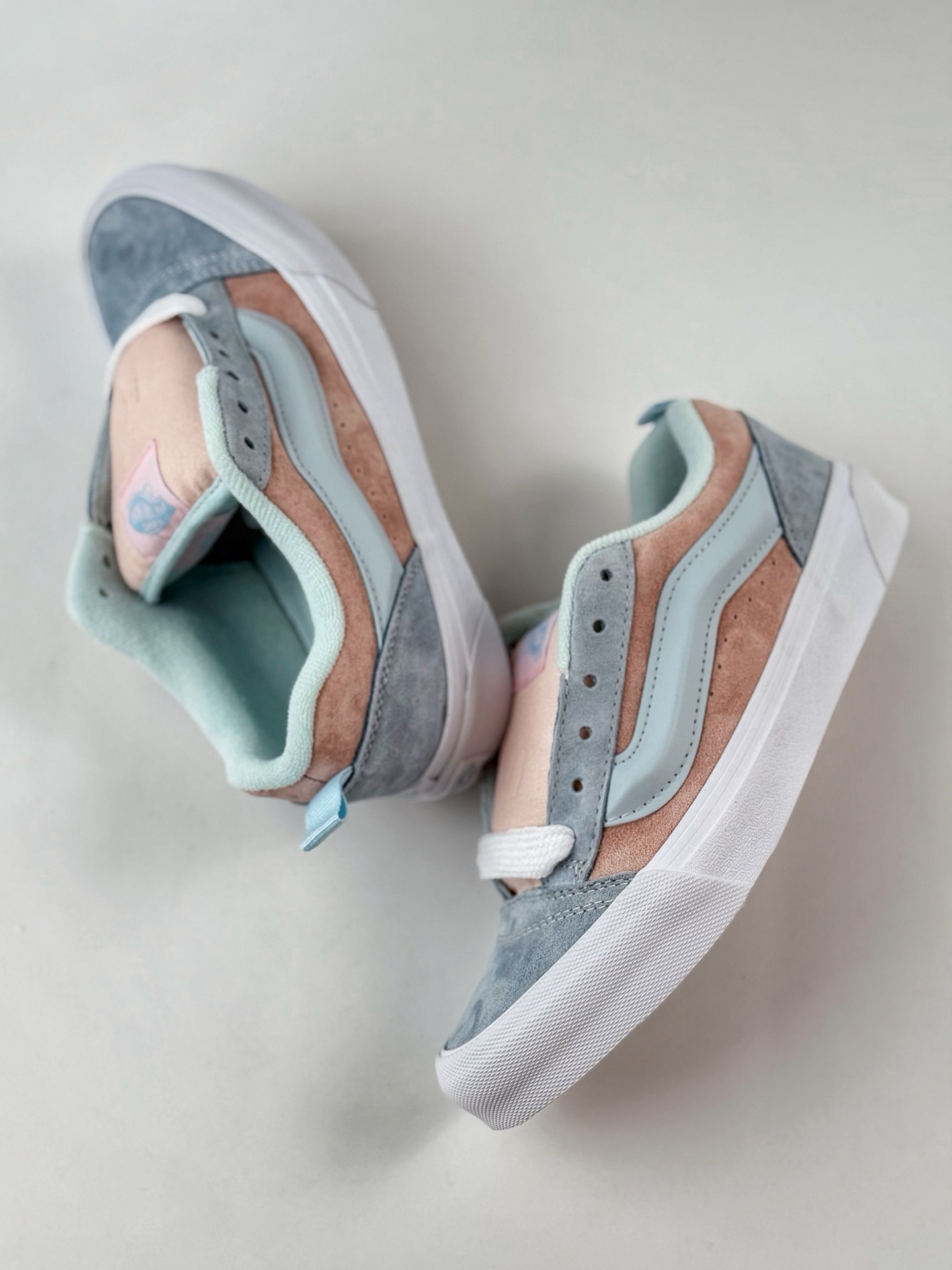 Vans Knu Skool 蓝粉 肥胖版立体大Logo 加厚鞋舌 低帮复古休闲硫化面包鞋