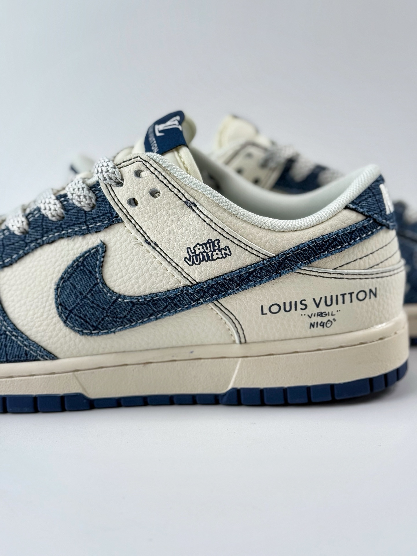 Nike SB Dunk Low x Louis Vuitton 白蓝牛仔布满天星 FC1688-221