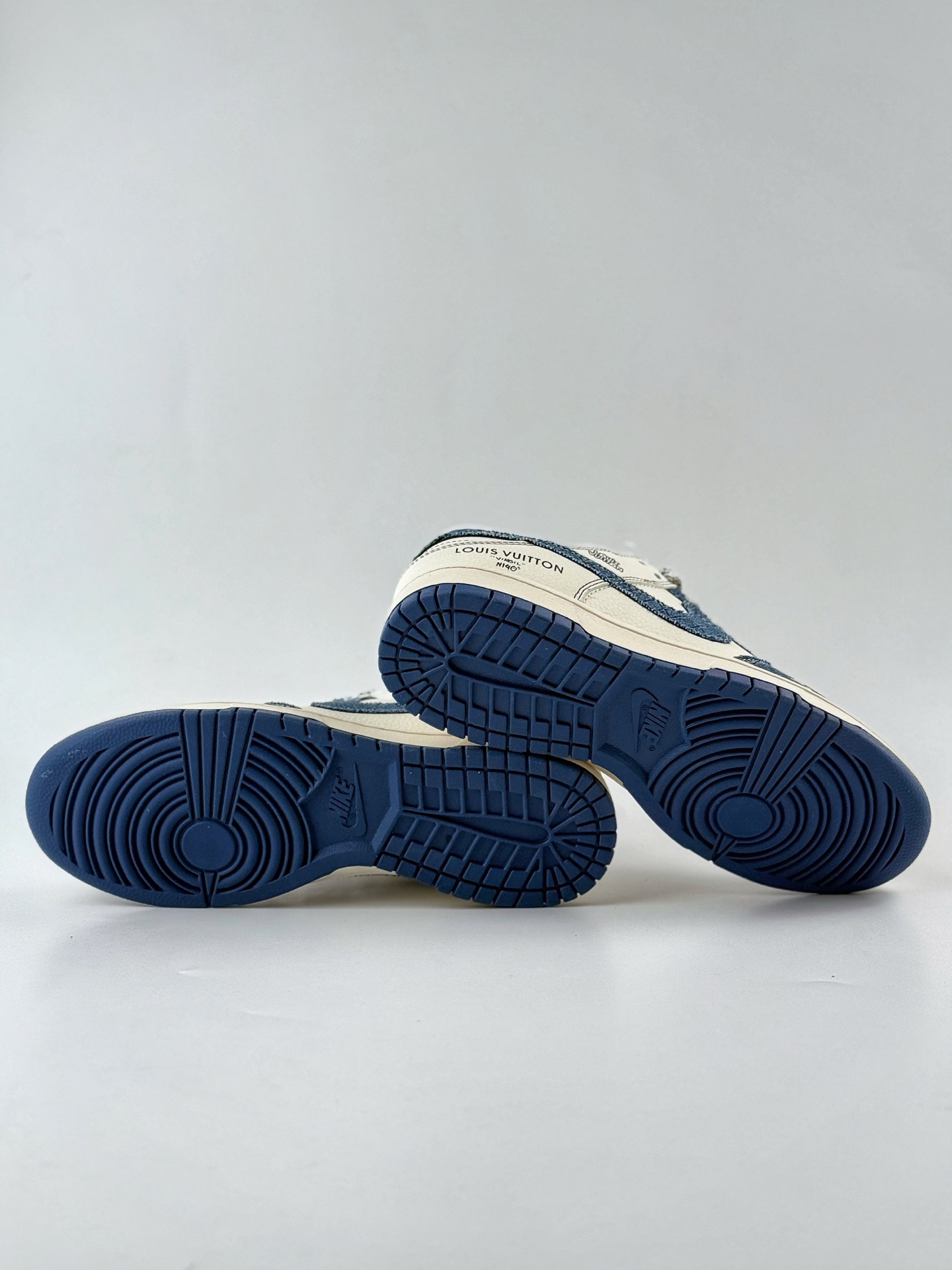 Nike SB Dunk Low x Louis Vuitton 白蓝牛仔布满天星 FC1688-221