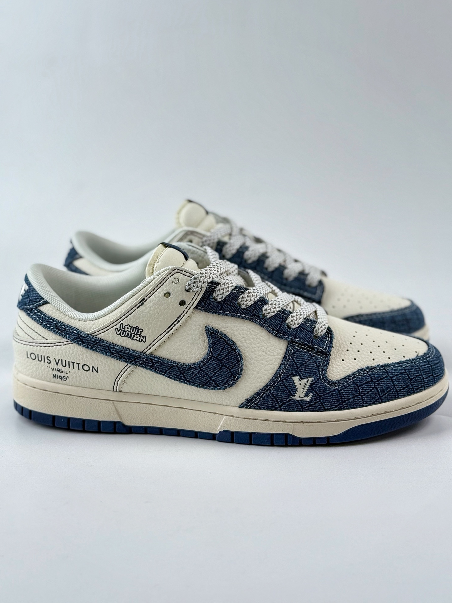 Nike SB Dunk Low x Louis Vuitton 白蓝牛仔布满天星 FC1688-221