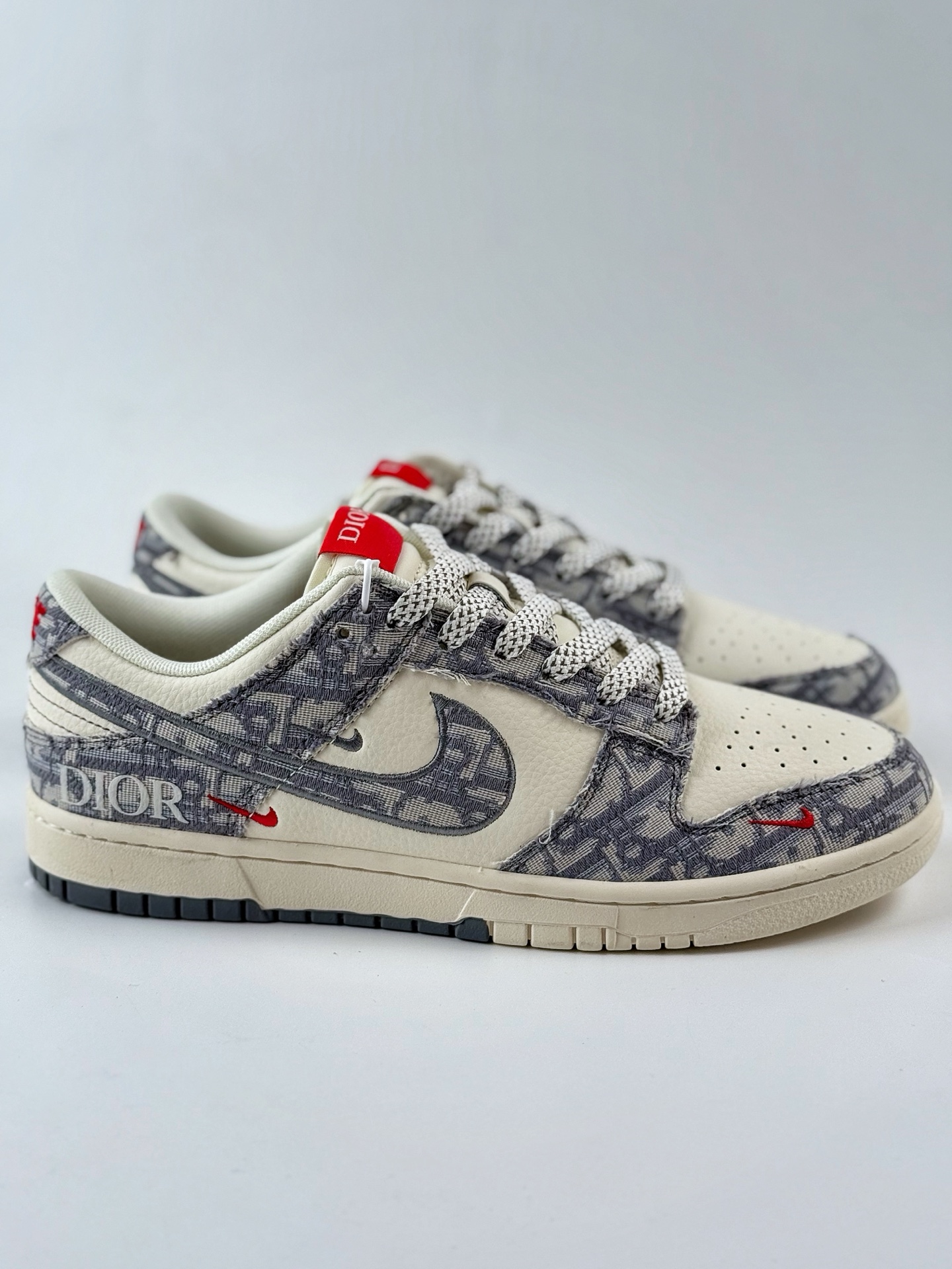 280 Nike SB Dunk Low x DIOR 白灰红三小钩满天星 SJ2558-013