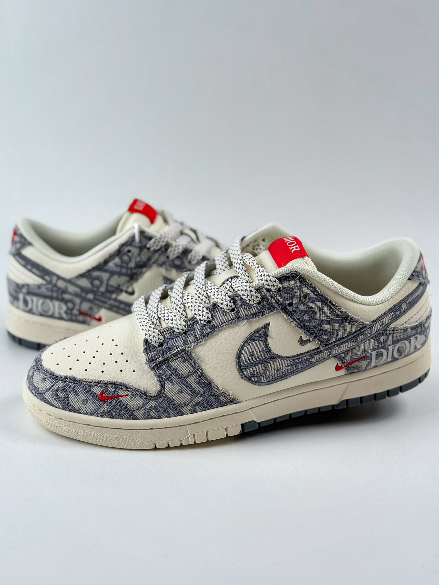 280 Nike SB Dunk Low x DIOR 白灰红三小钩满天星 SJ2558-013