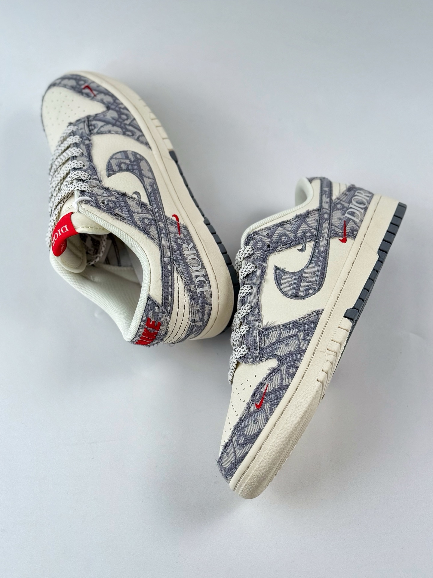 280 Nike SB Dunk Low x DIOR 白灰红三小钩满天星 SJ2558-013