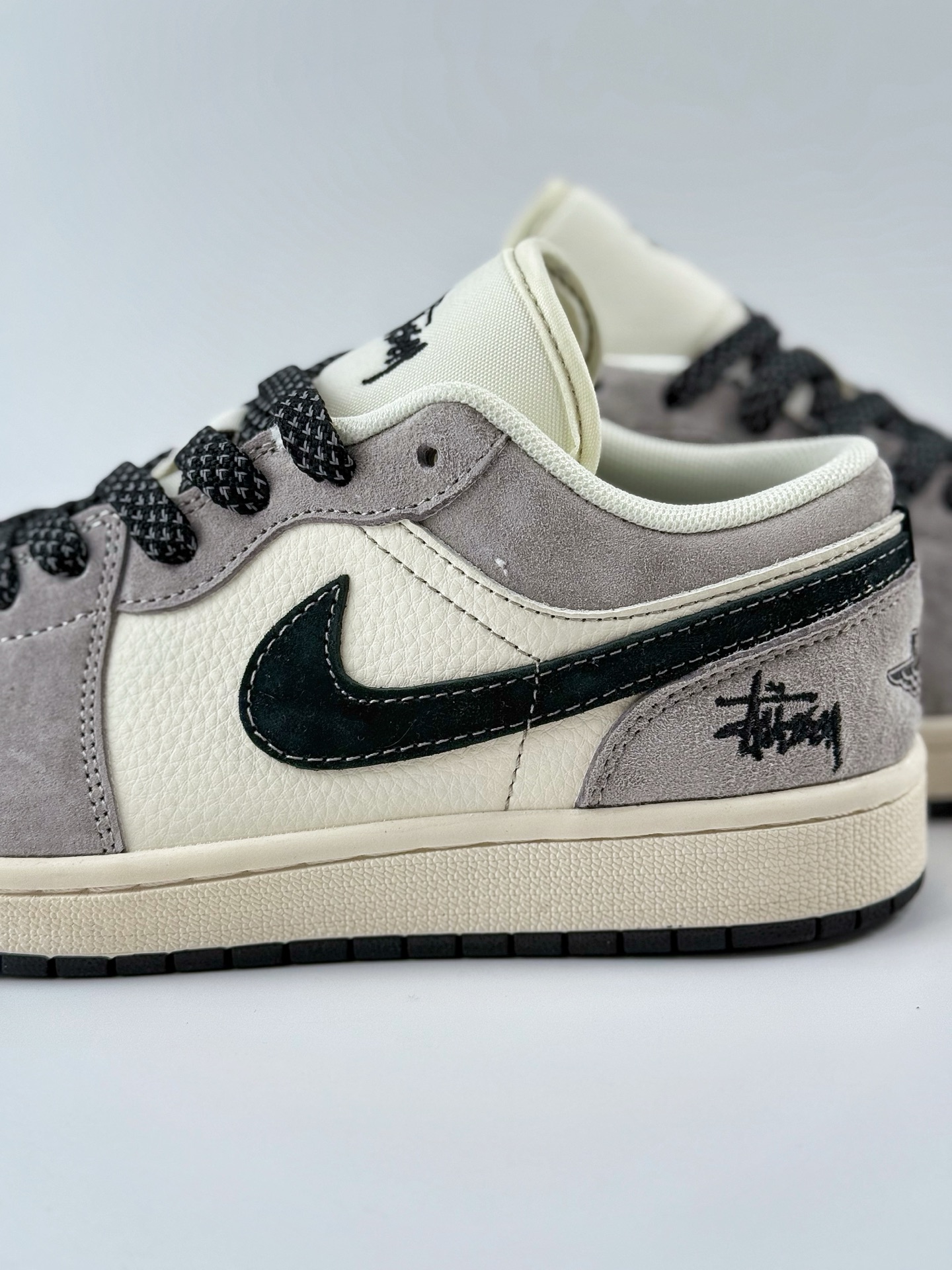 Air Jordan 1 Retro Low x Stussy 白灰黑小钩满天星 XX3318-508